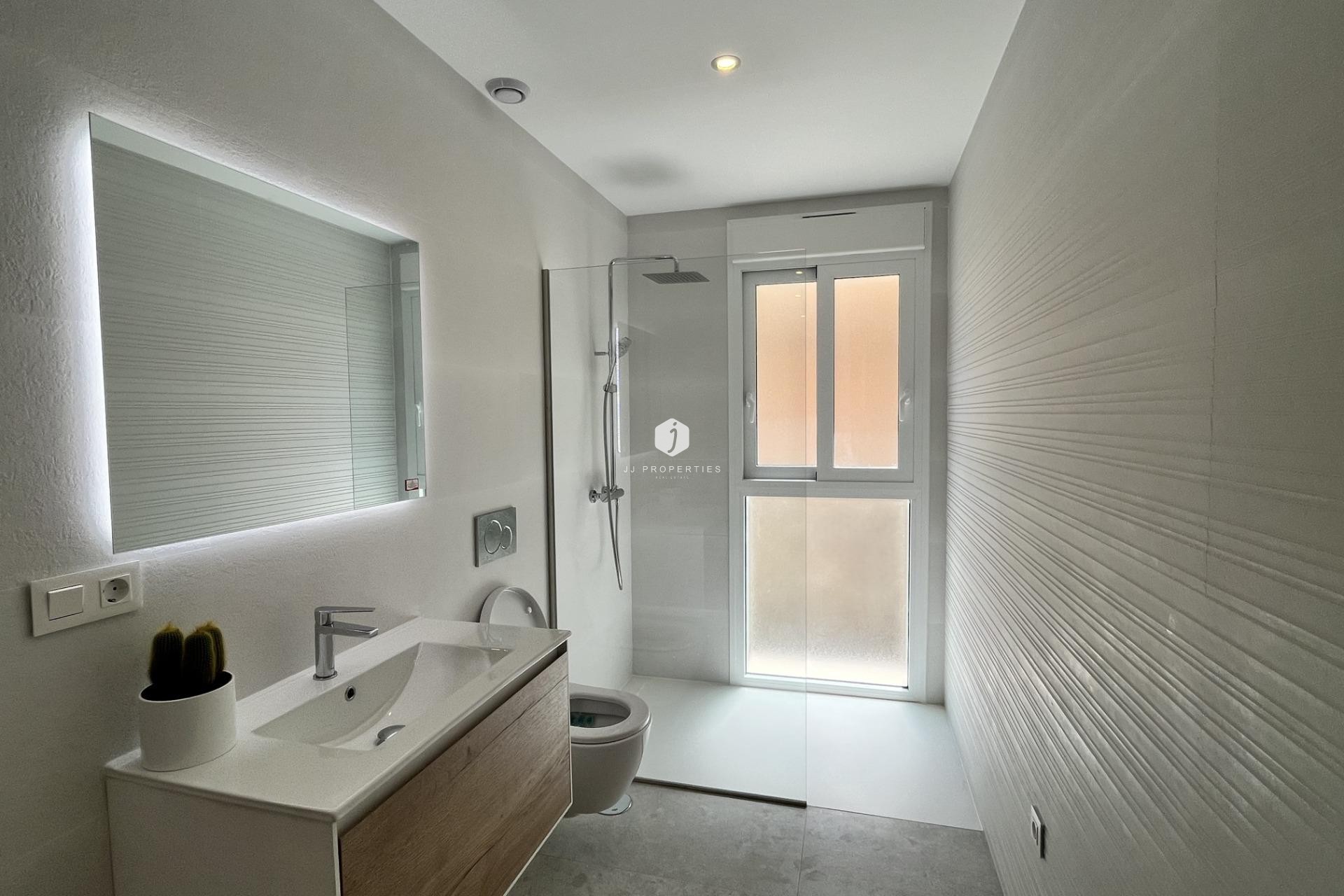 D'occasion - Appartement -
Torrevieja - aguas nuevas