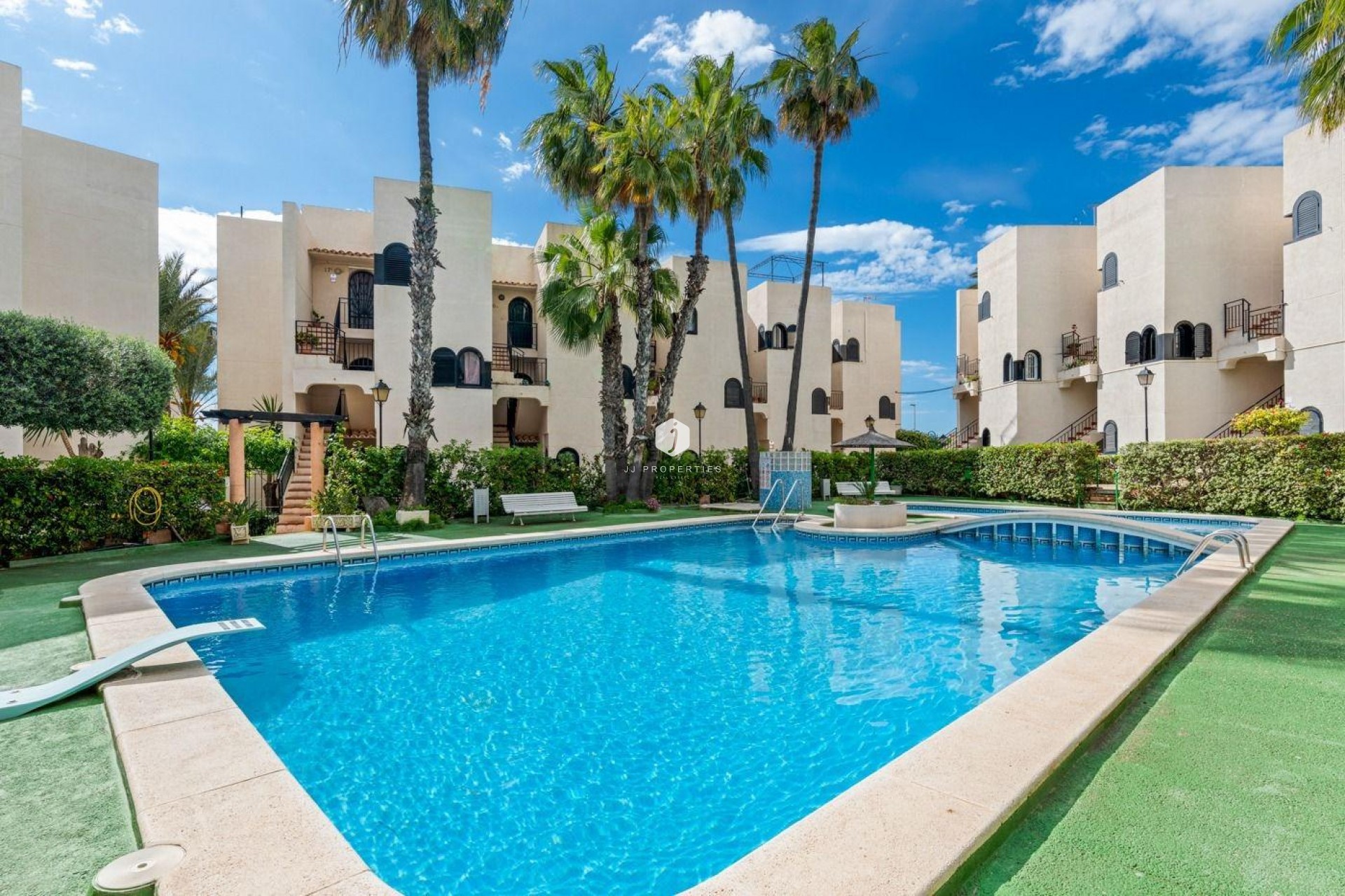 D'occasion - Appartement -
Torrevieja - Cabo cervera
