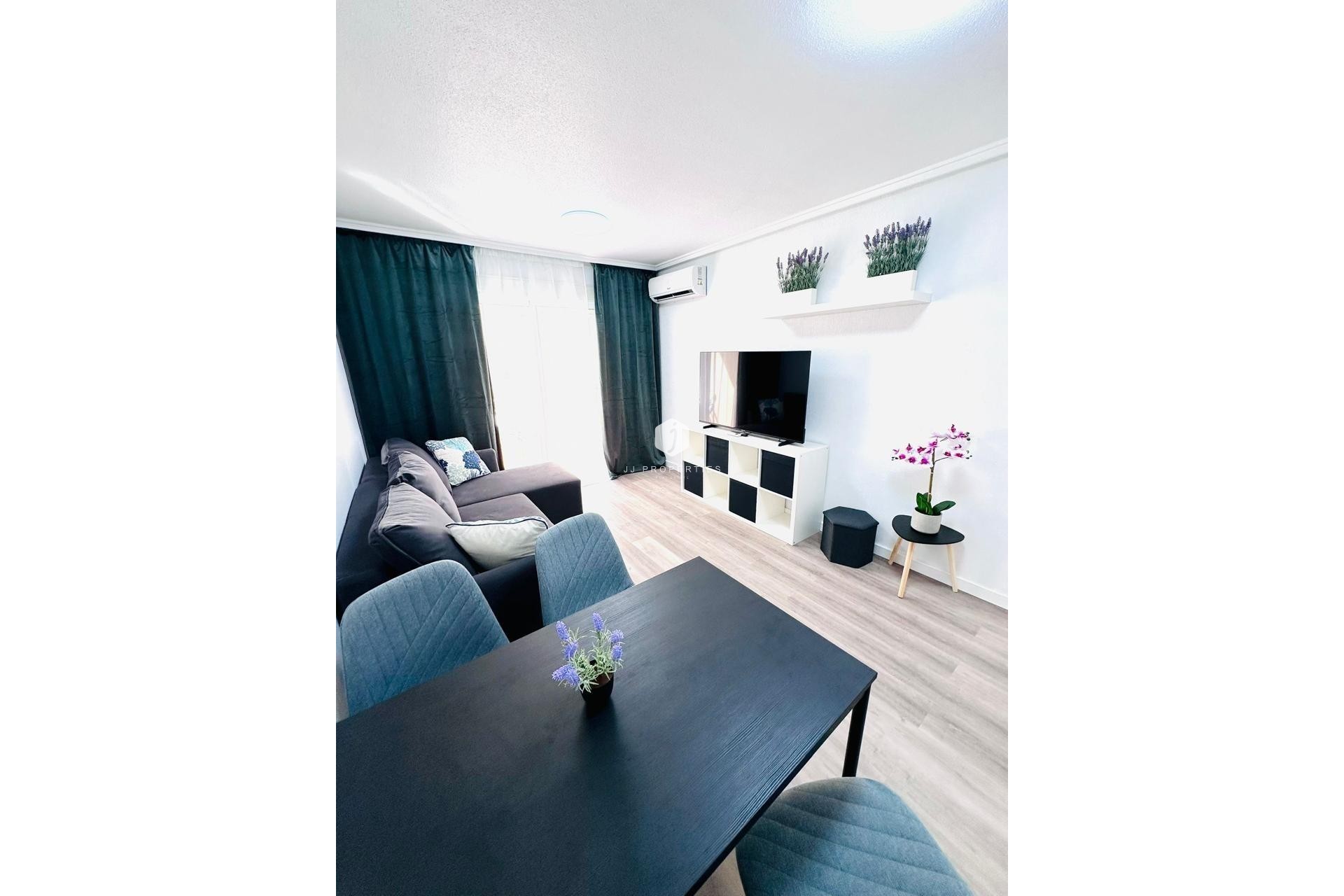 D'occasion - Appartement -
Torrevieja - Centro - Muelle Pesquero