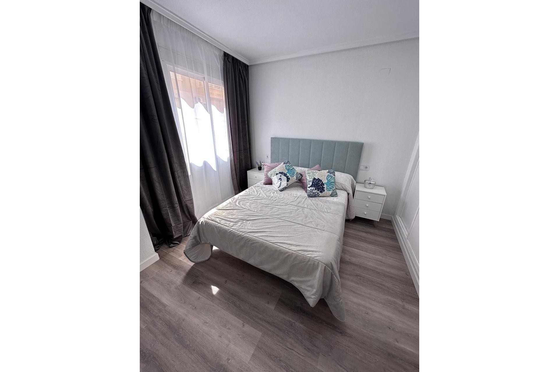 D'occasion - Appartement -
Torrevieja - Centro - Muelle Pesquero
