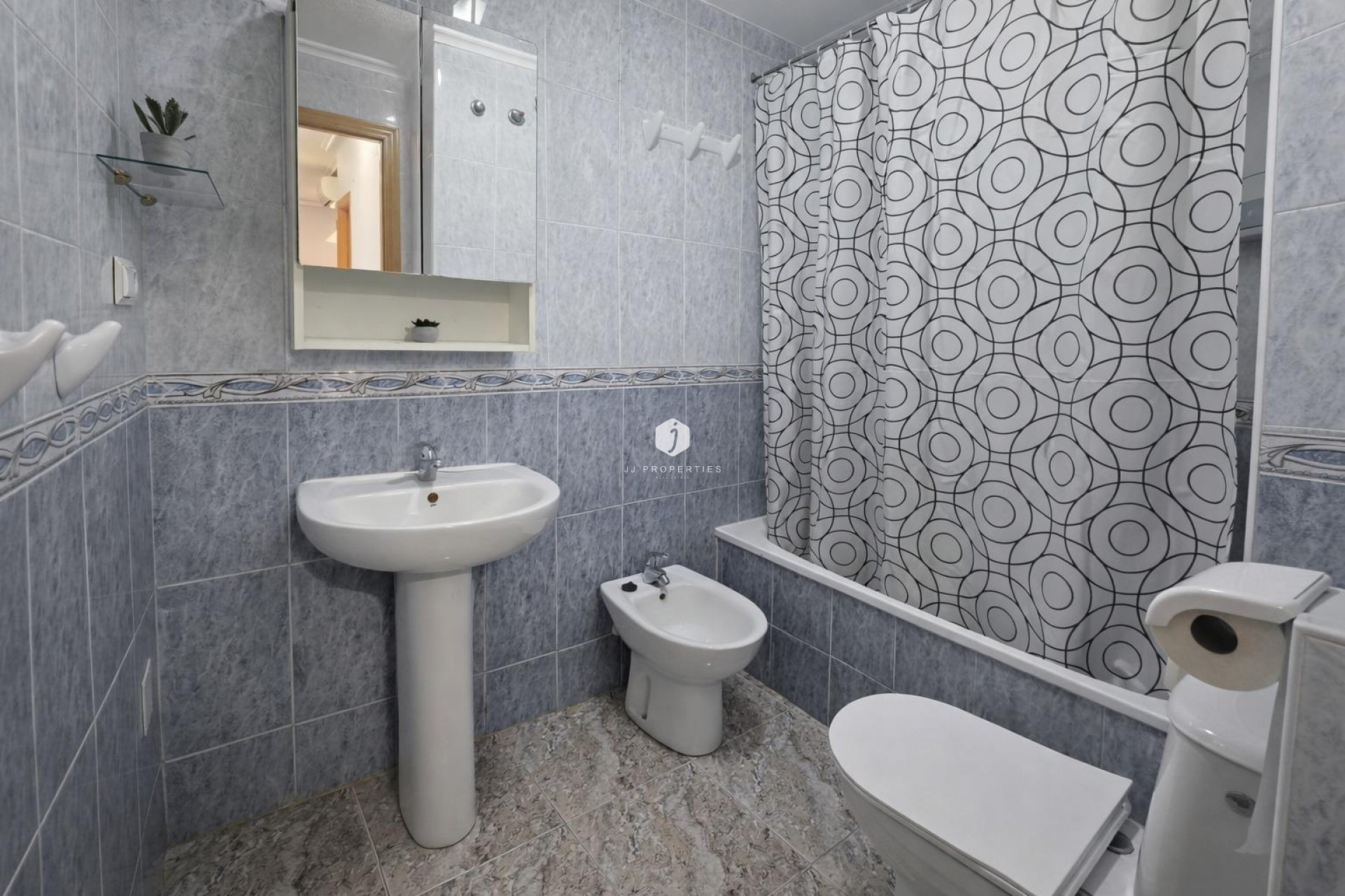 D'occasion - Appartement -
Torrevieja - Centro - Muelle Pesquero