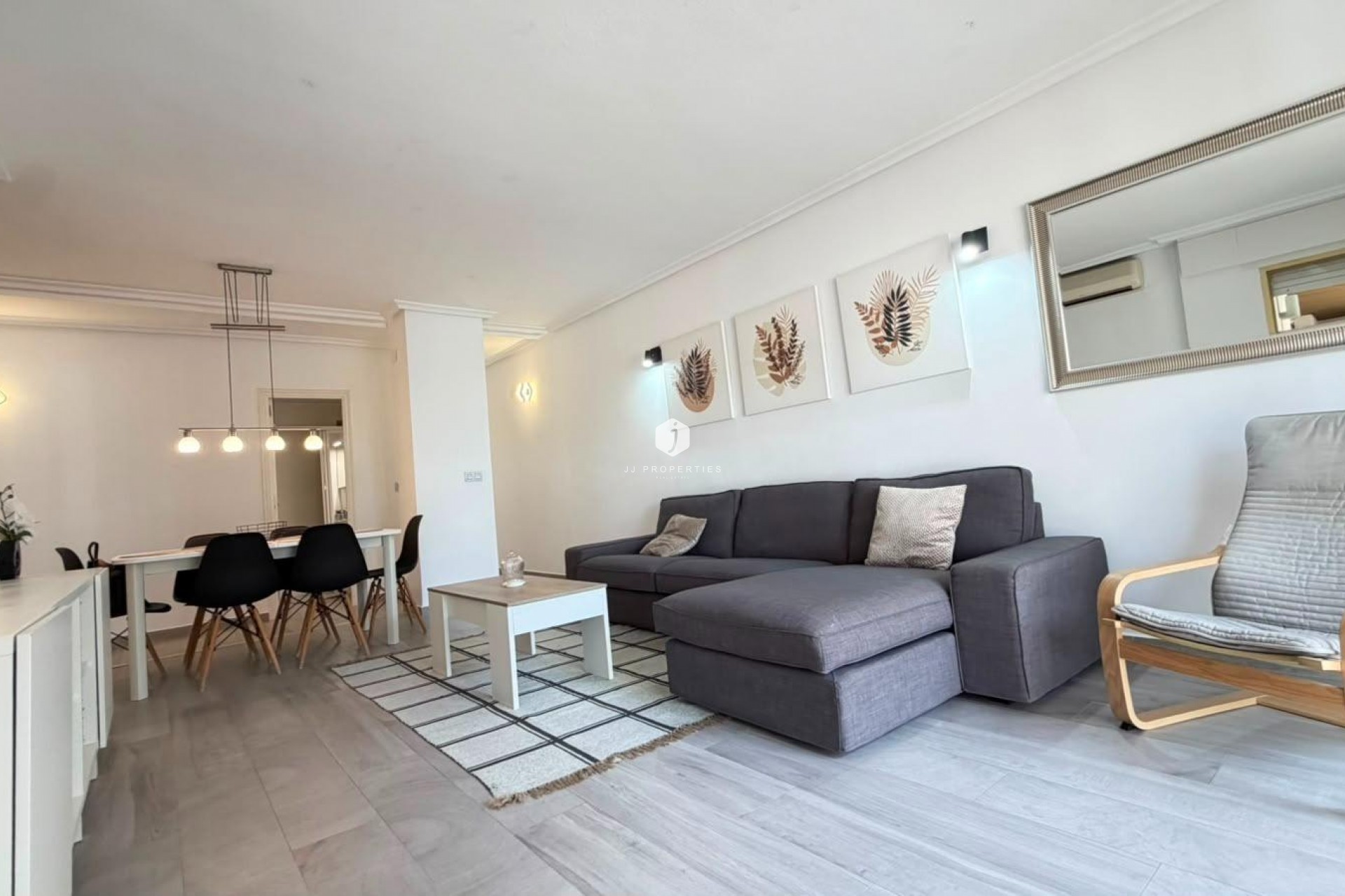 D'occasion - Appartement -
Torrevieja - Centro - Muelle Pesquero