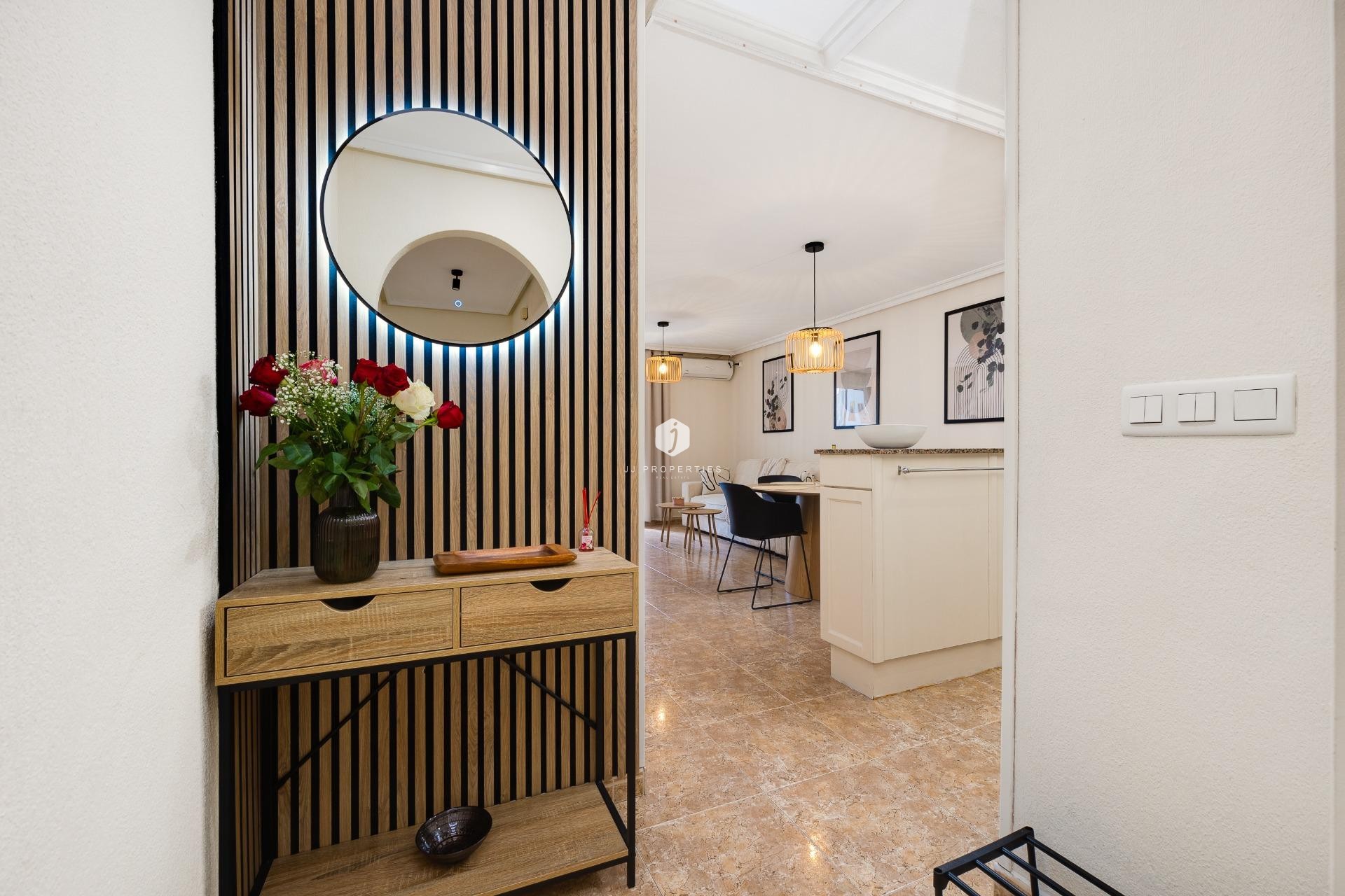 D'occasion - Appartement -
Torrevieja - Centro