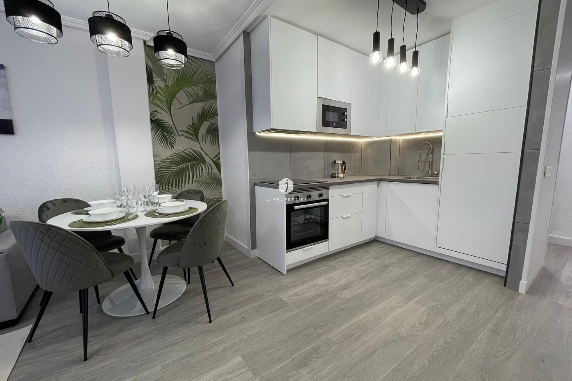 D'occasion - Appartement -
Torrevieja - Centro