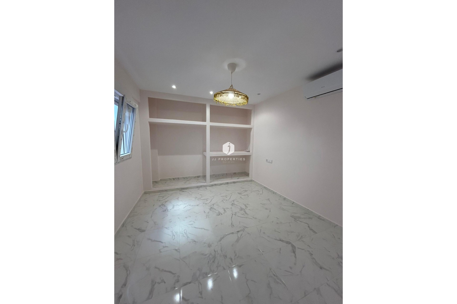D'occasion - Appartement -
Torrevieja - Centro