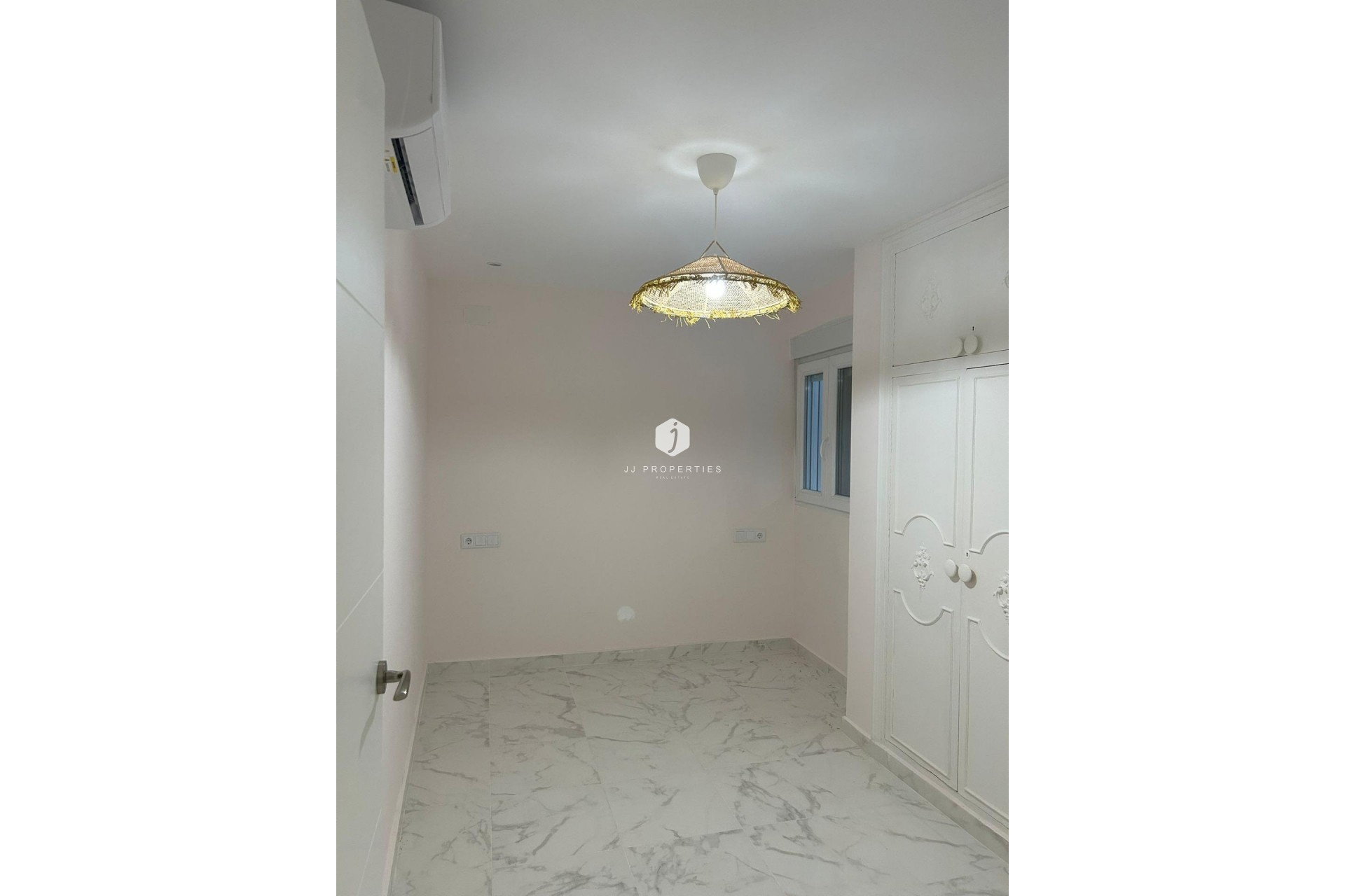 D'occasion - Appartement -
Torrevieja - Centro