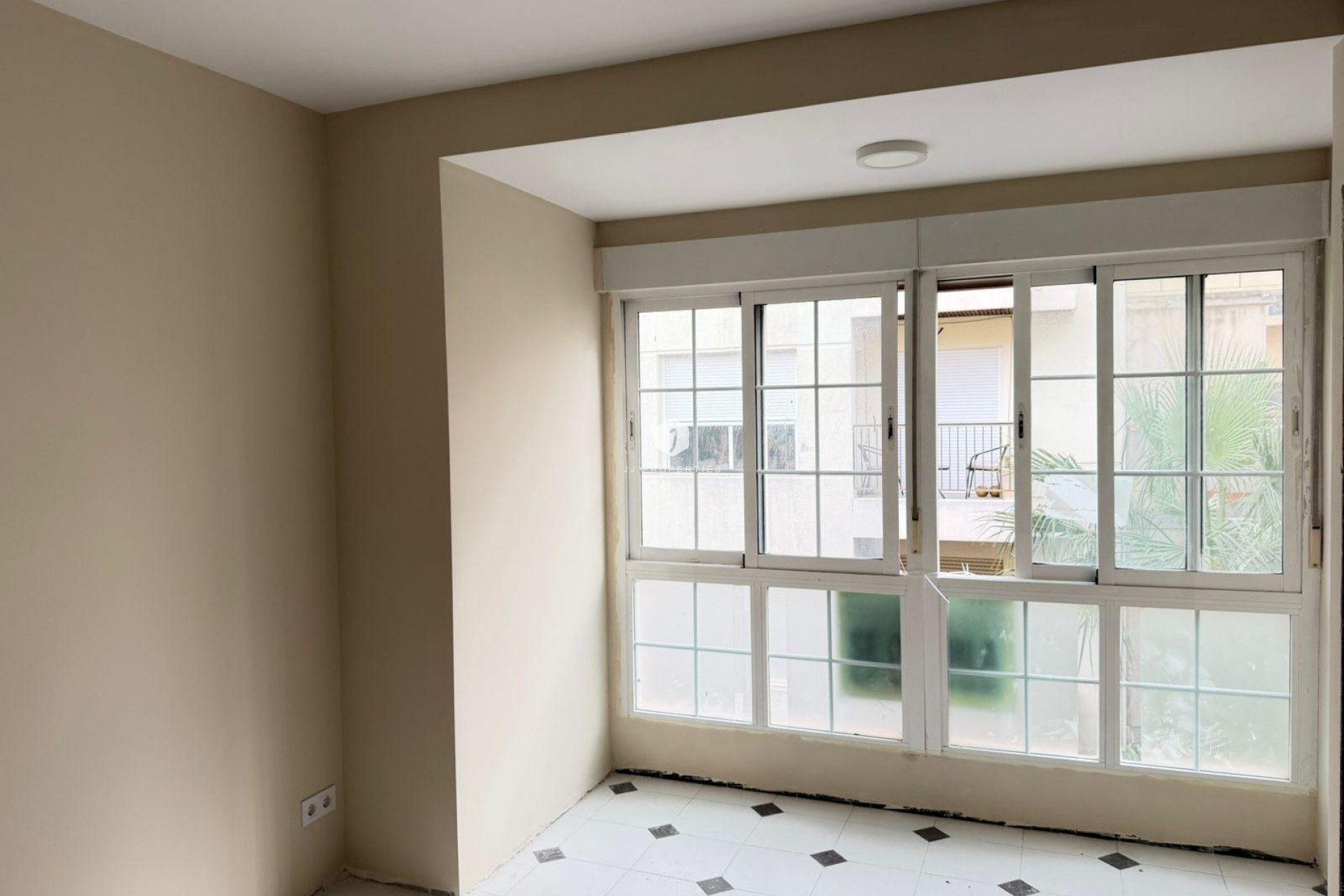 D'occasion - Appartement -
Torrevieja - Centro