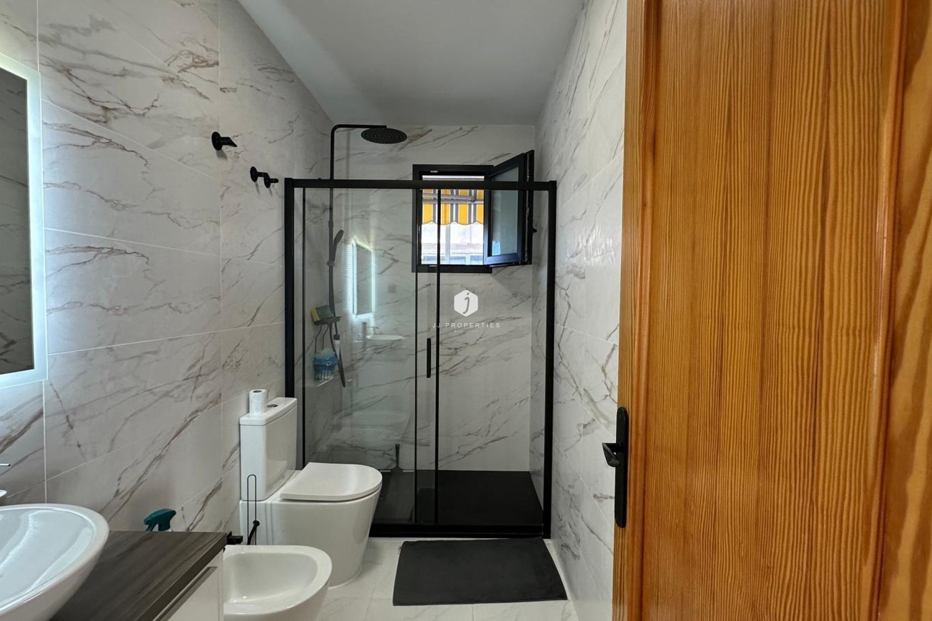 D'occasion - Appartement -
Torrevieja - Centro