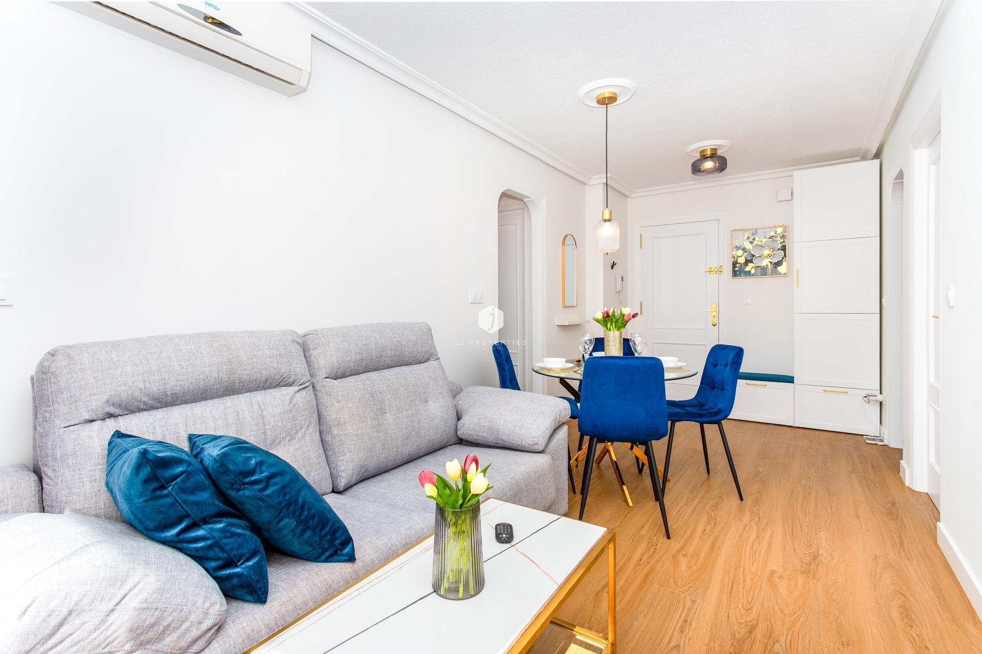 D'occasion - Appartement -
Torrevieja - Centro