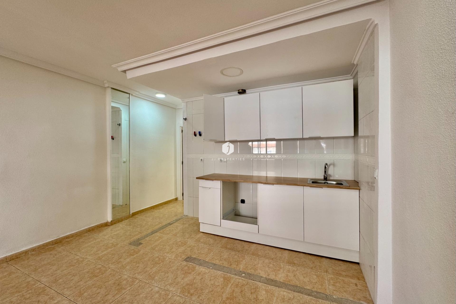 D'occasion - Appartement -
Torrevieja - Centro