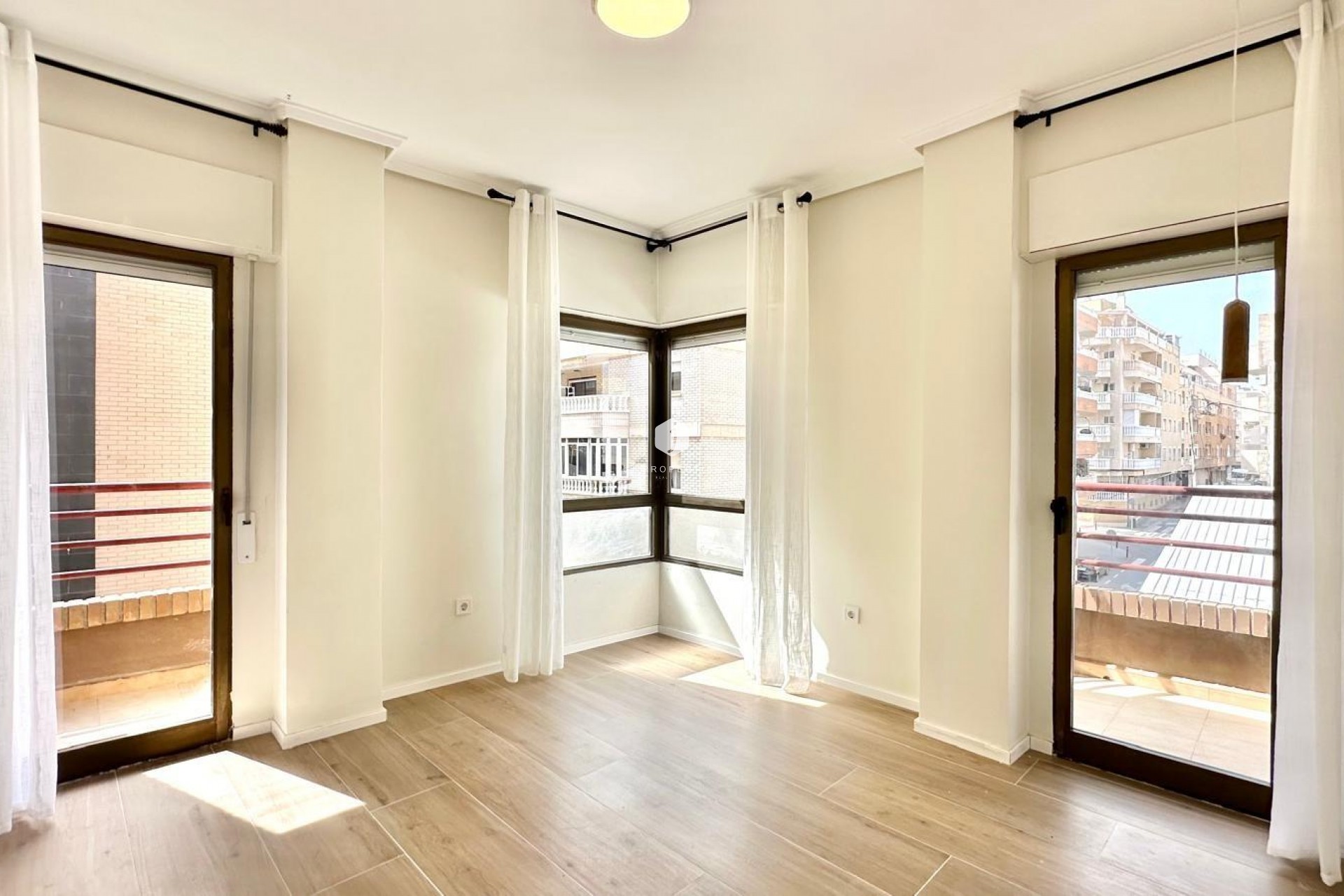 D'occasion - Appartement -
Torrevieja - Centro