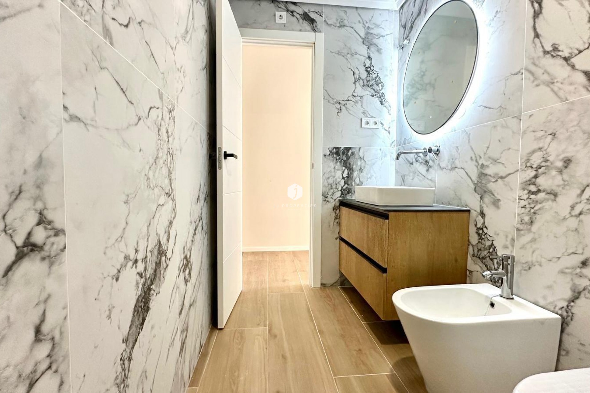 D'occasion - Appartement -
Torrevieja - Centro