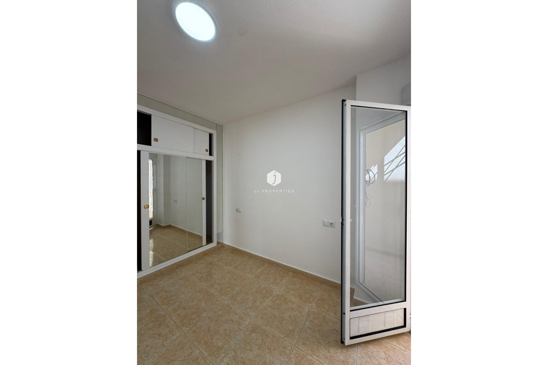 D'occasion - Appartement -
Torrevieja - Centro
