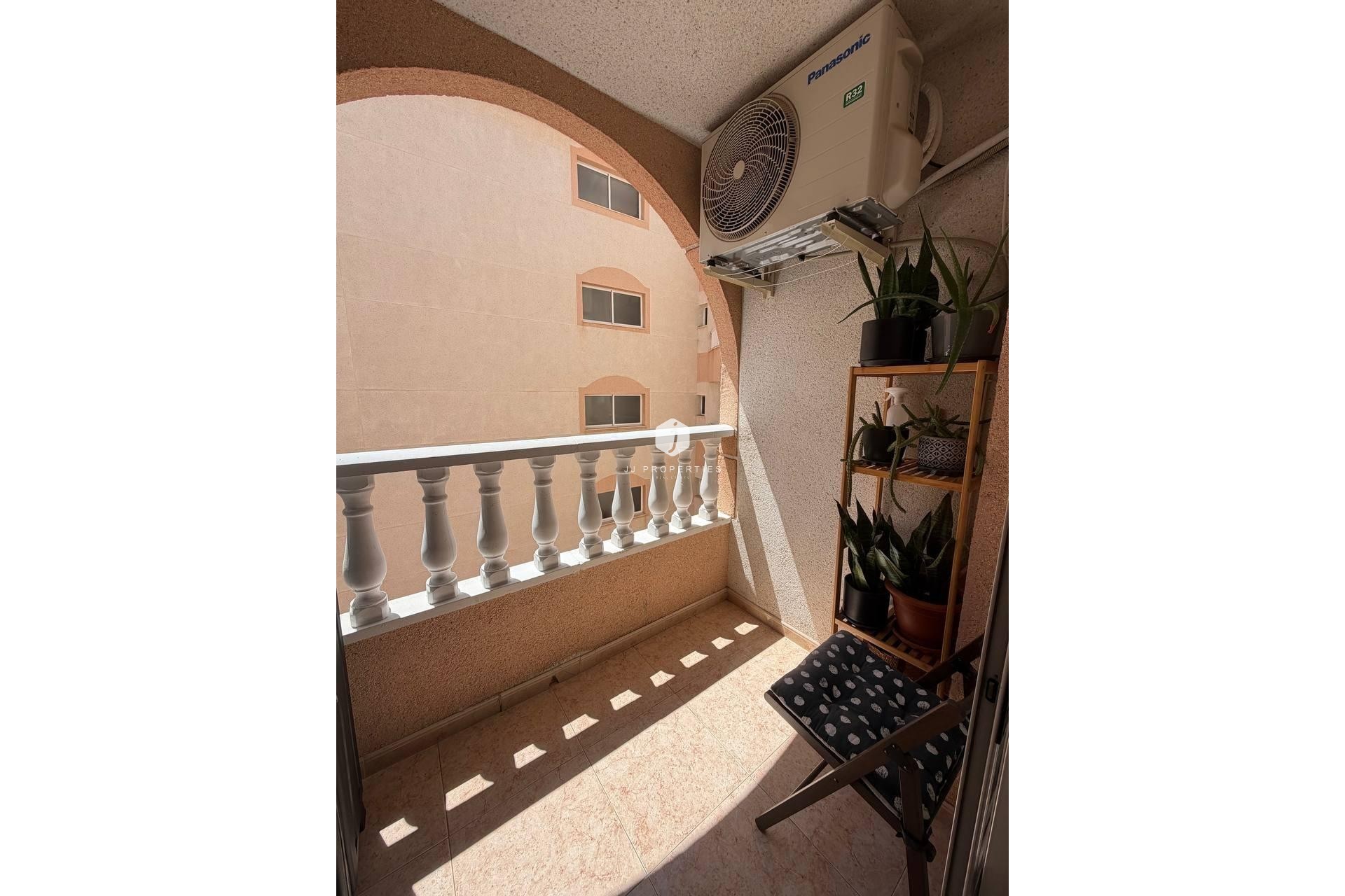 D'occasion - Appartement -
Torrevieja - Centro