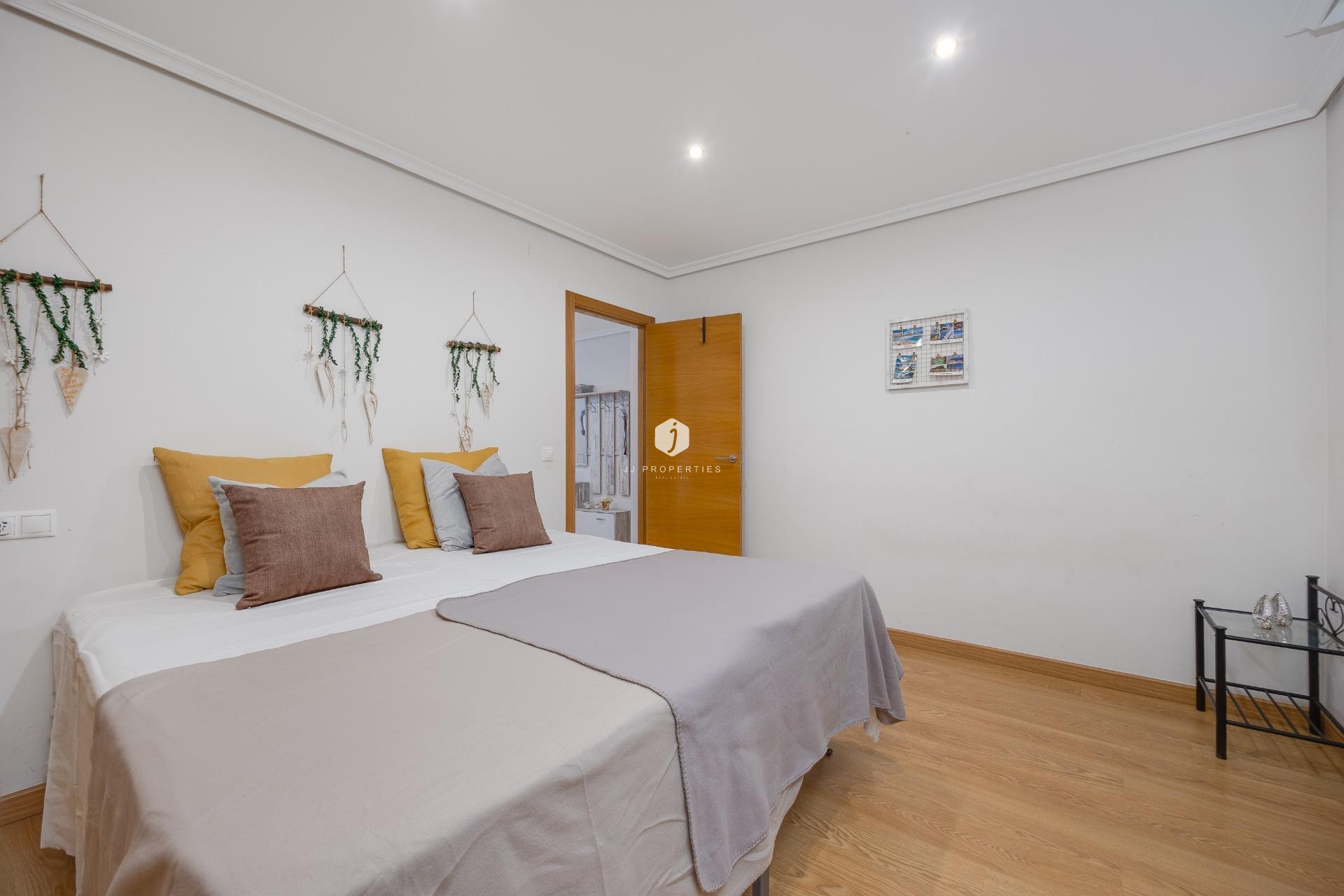D'occasion - Appartement -
Torrevieja - Centro