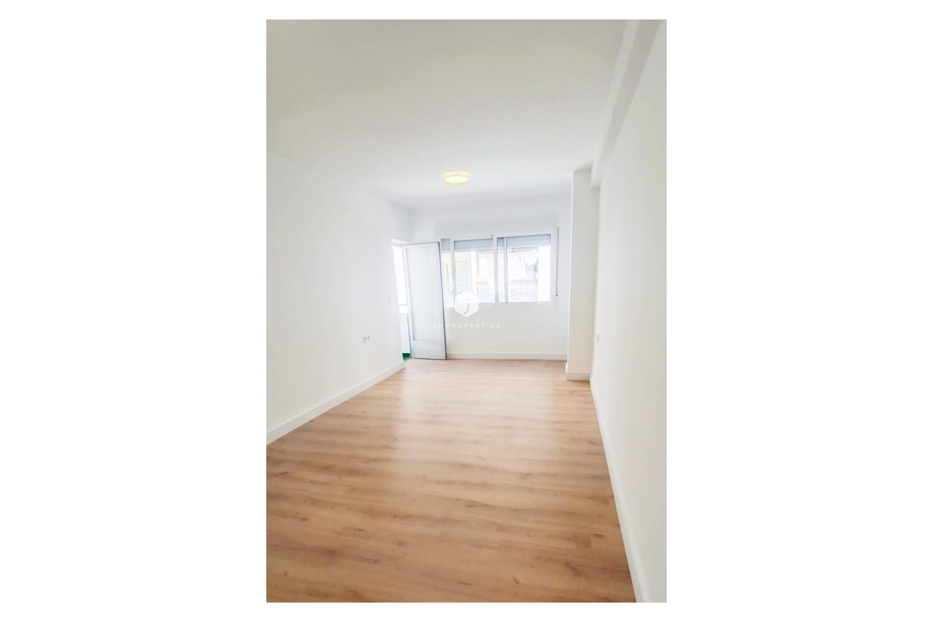D'occasion - Appartement -
Torrevieja - Centro