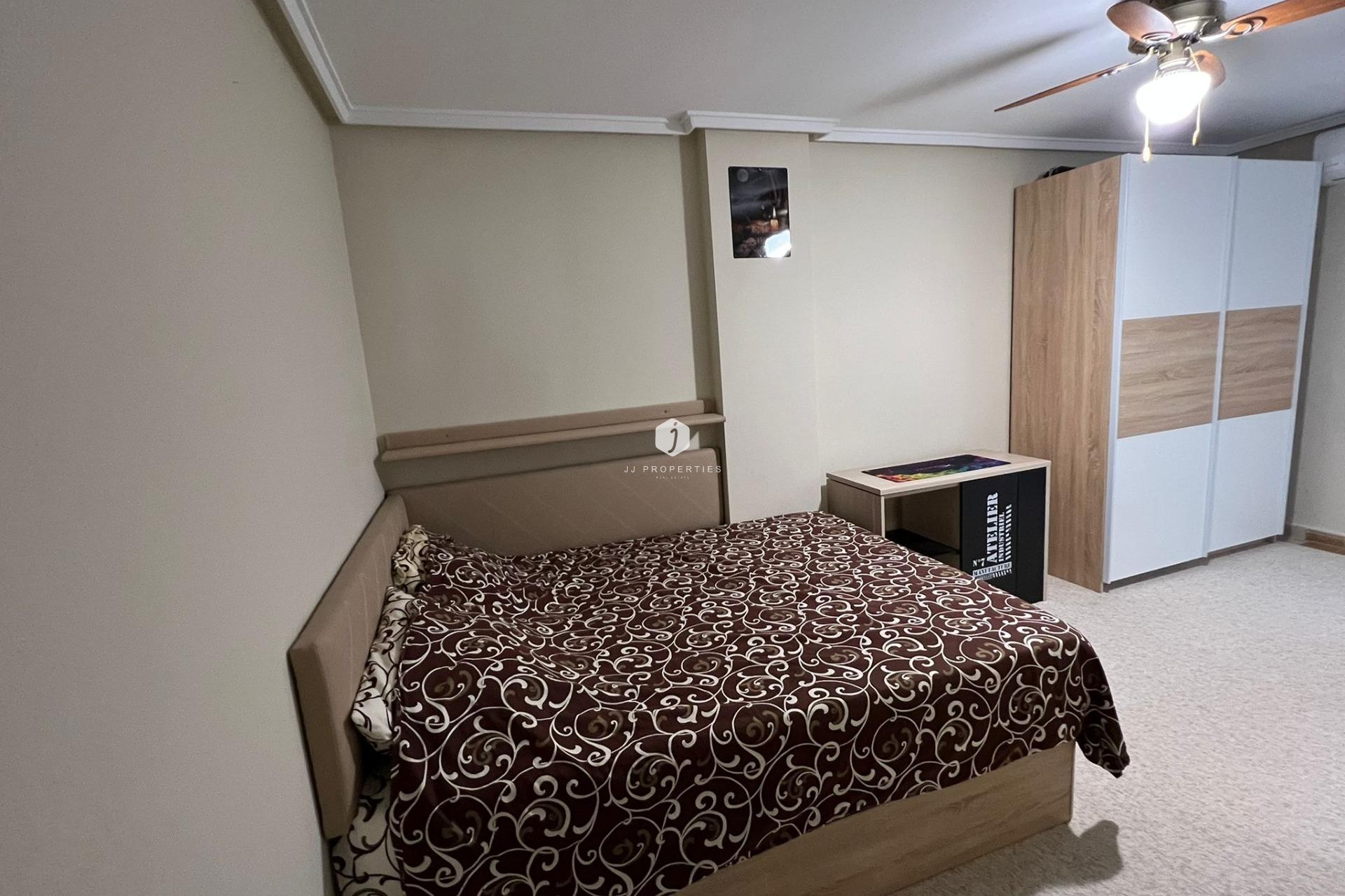 D'occasion - Appartement -
Torrevieja - Centro