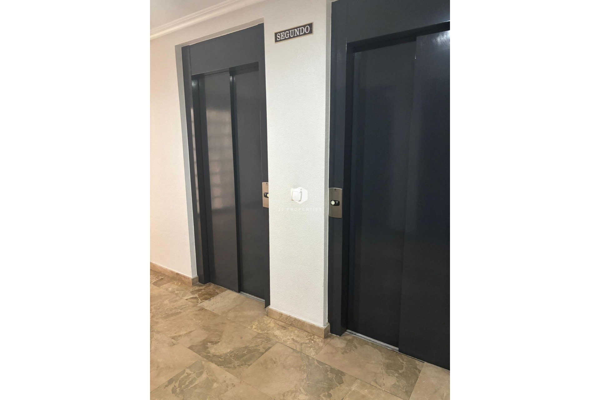 D'occasion - Appartement -
Torrevieja - Centro