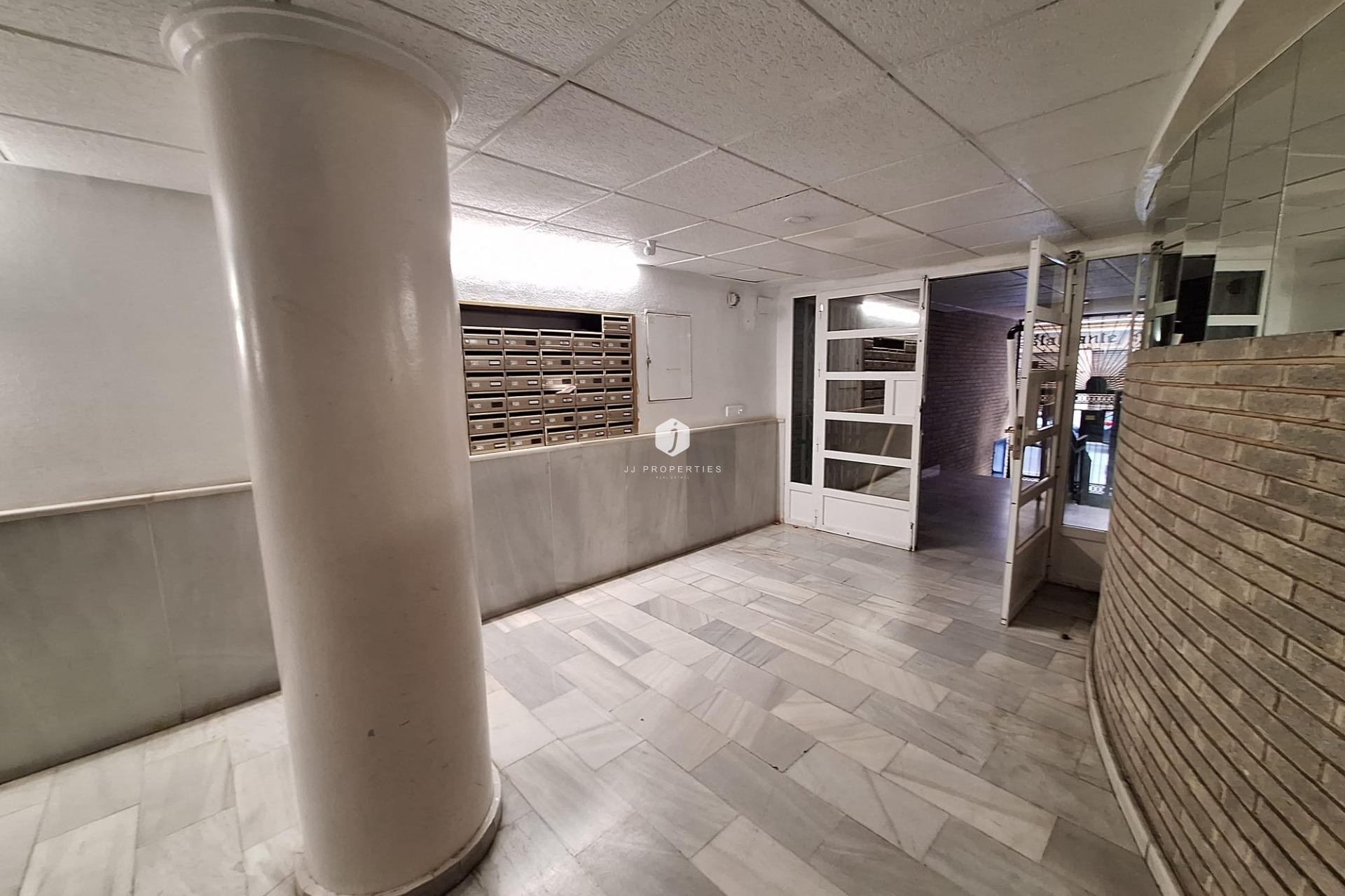 D'occasion - Appartement -
Torrevieja - Centro