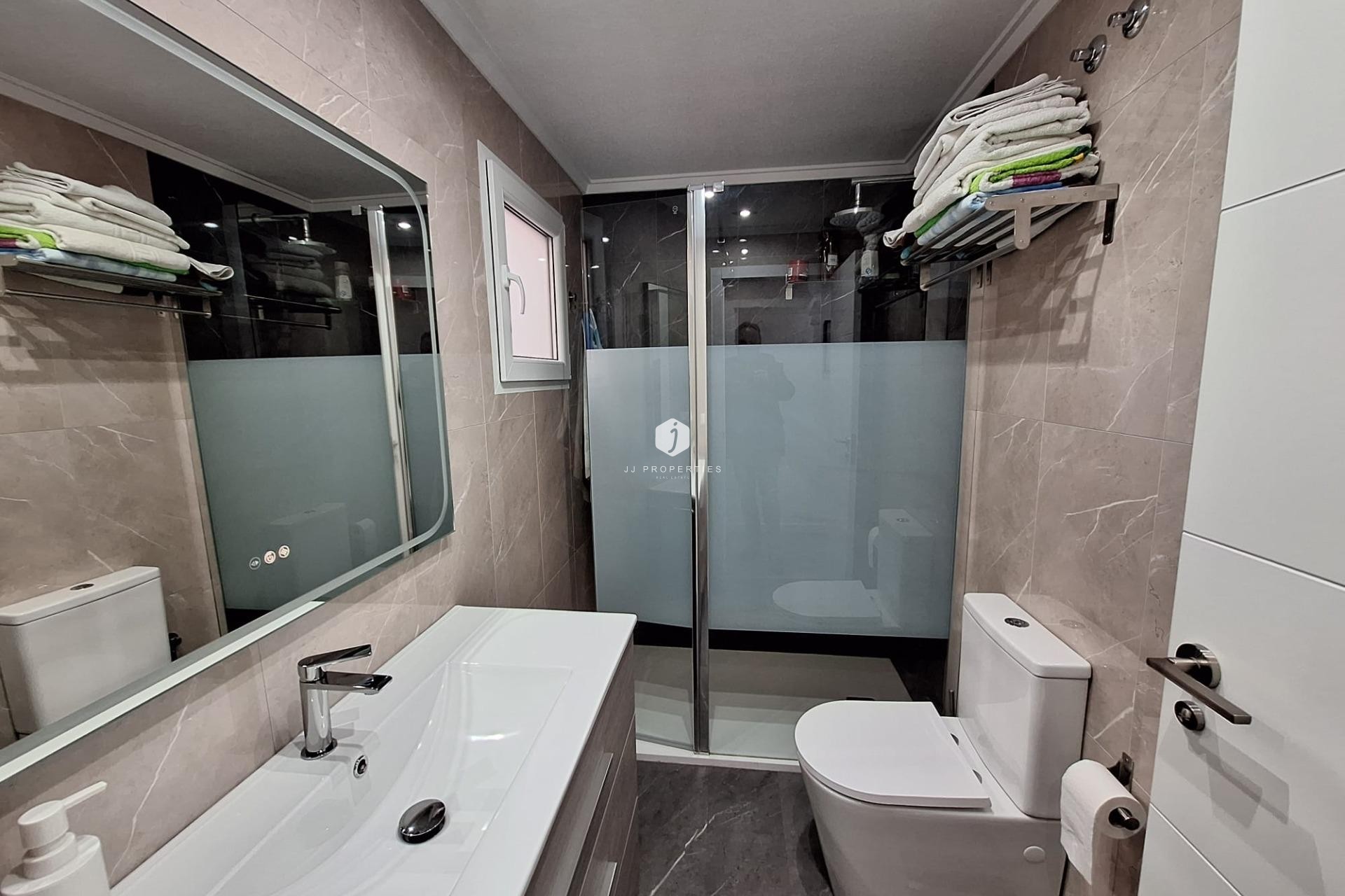 D'occasion - Appartement -
Torrevieja - Centro