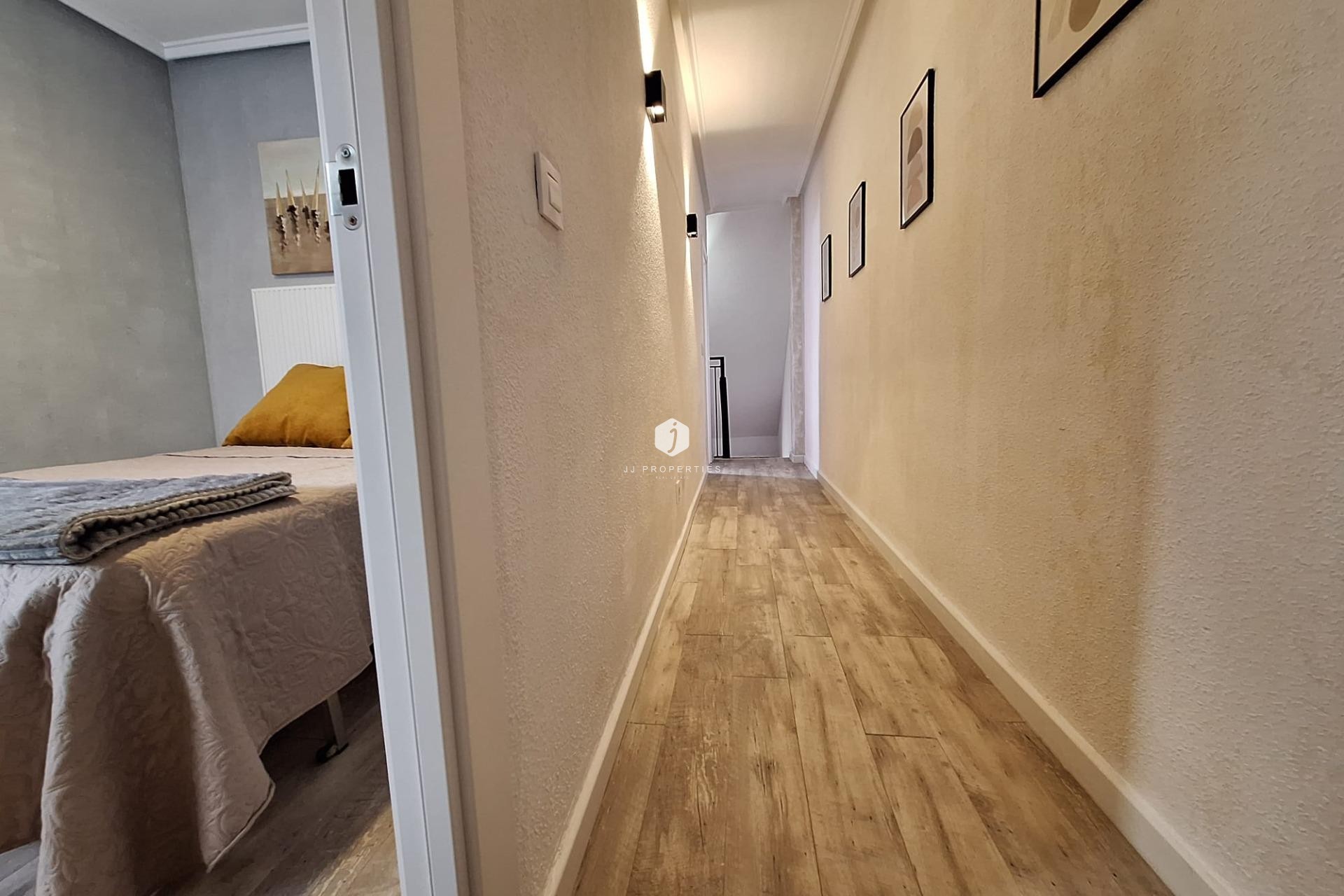 D'occasion - Appartement -
Torrevieja - Centro