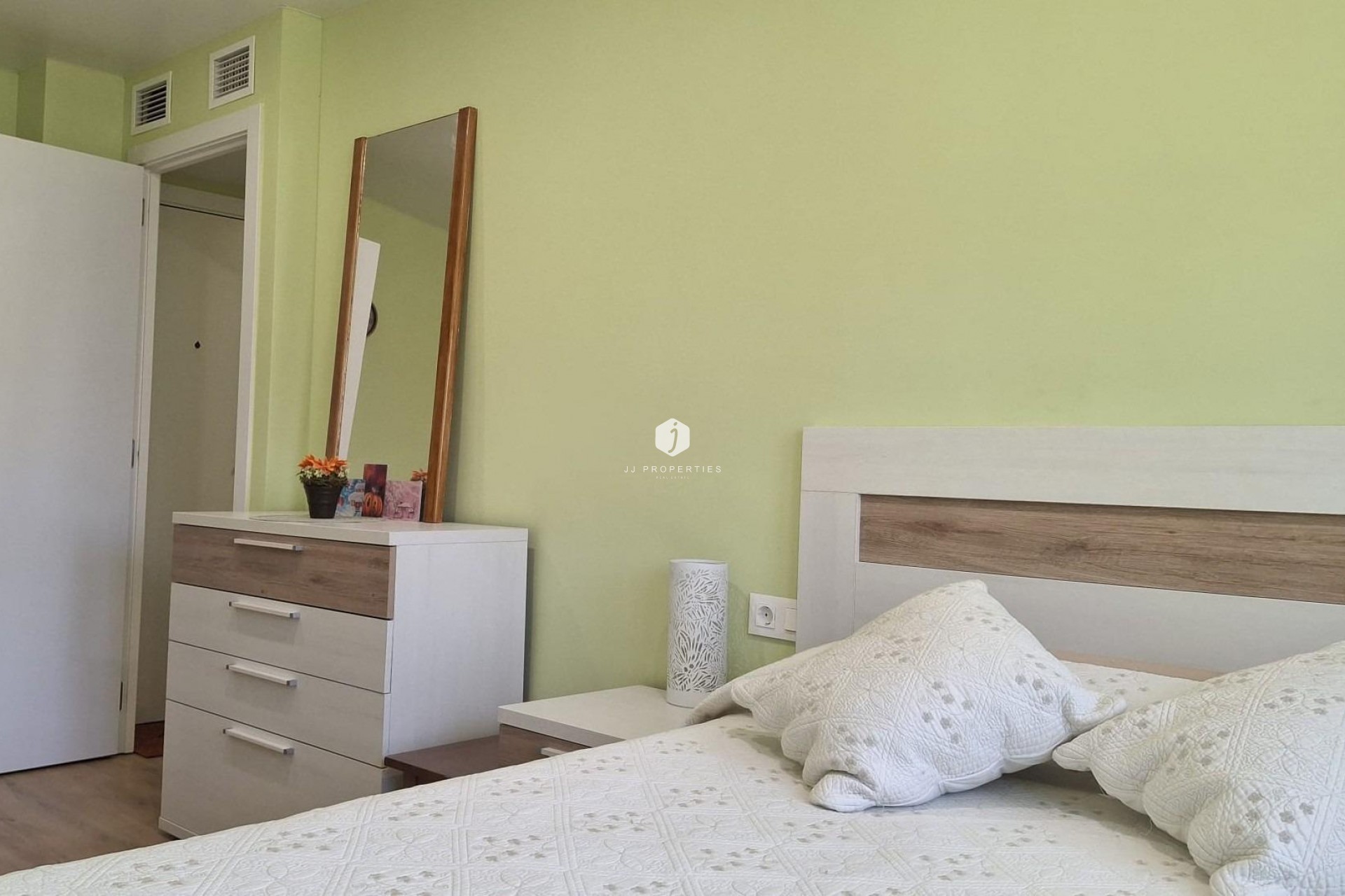 D'occasion - Appartement -
Torrevieja - Centro
