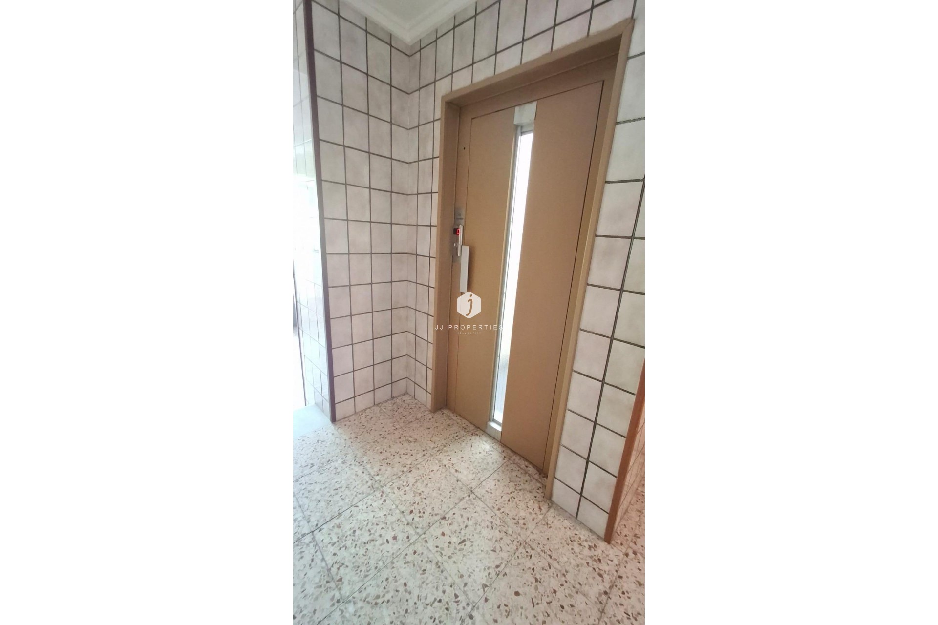 D'occasion - Appartement -
Torrevieja - Centro