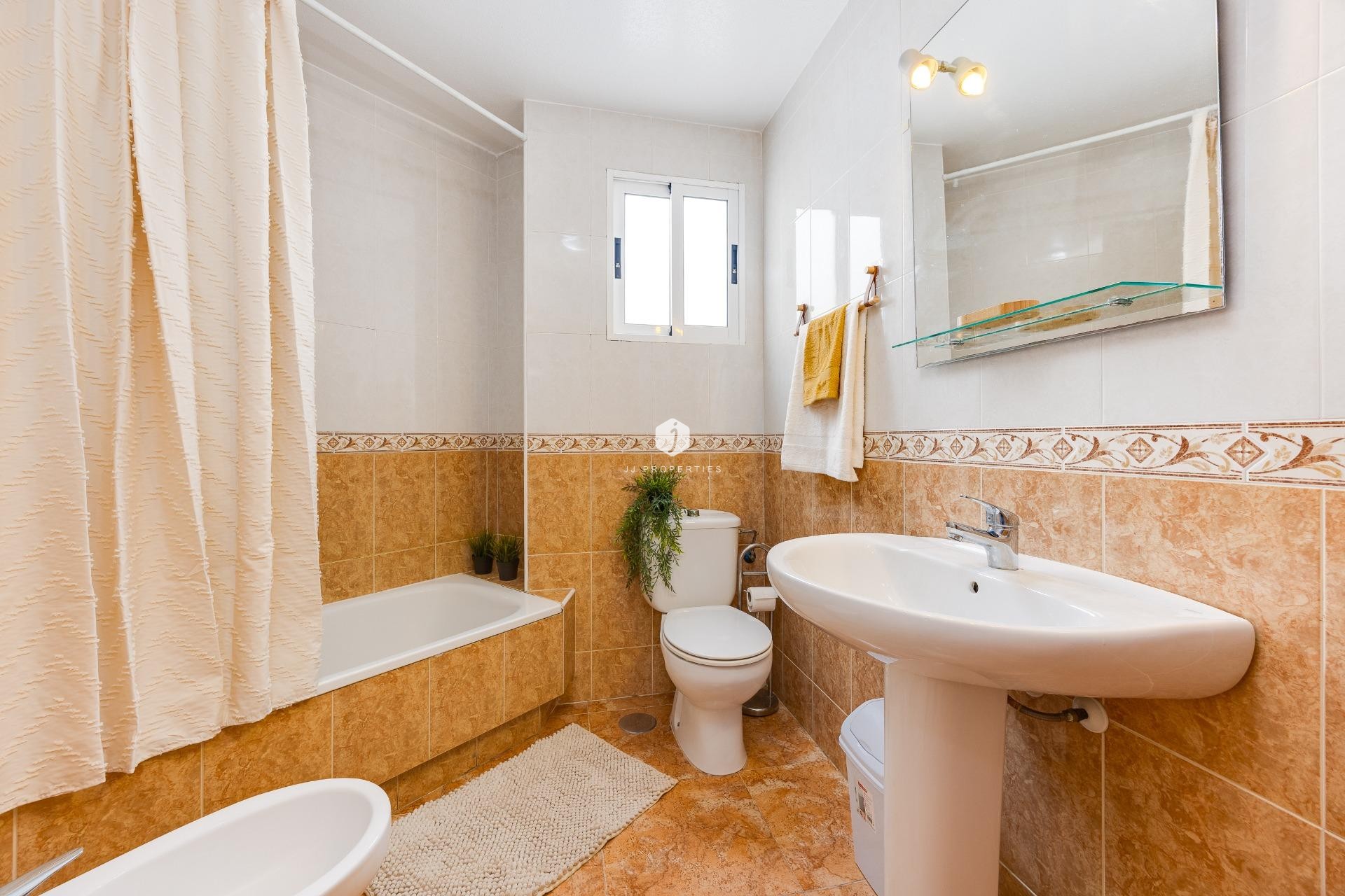 D'occasion - Appartement -
Torrevieja - Centro