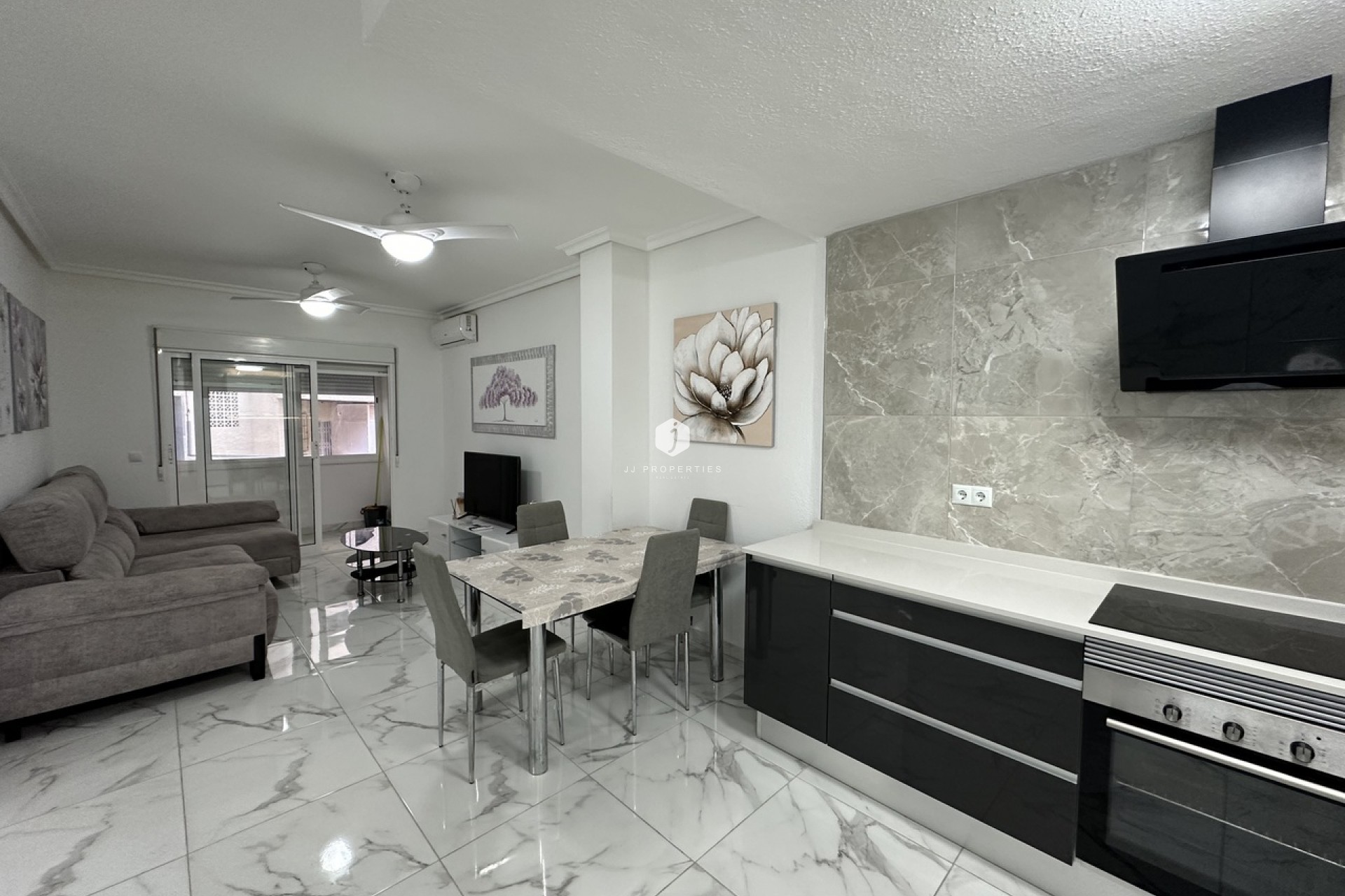 D'occasion - Appartement -
Torrevieja - Costa Blanca