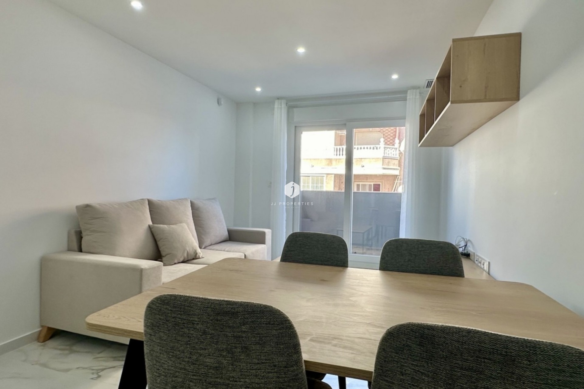 D'occasion - Appartement -
Torrevieja - Costa Blanca