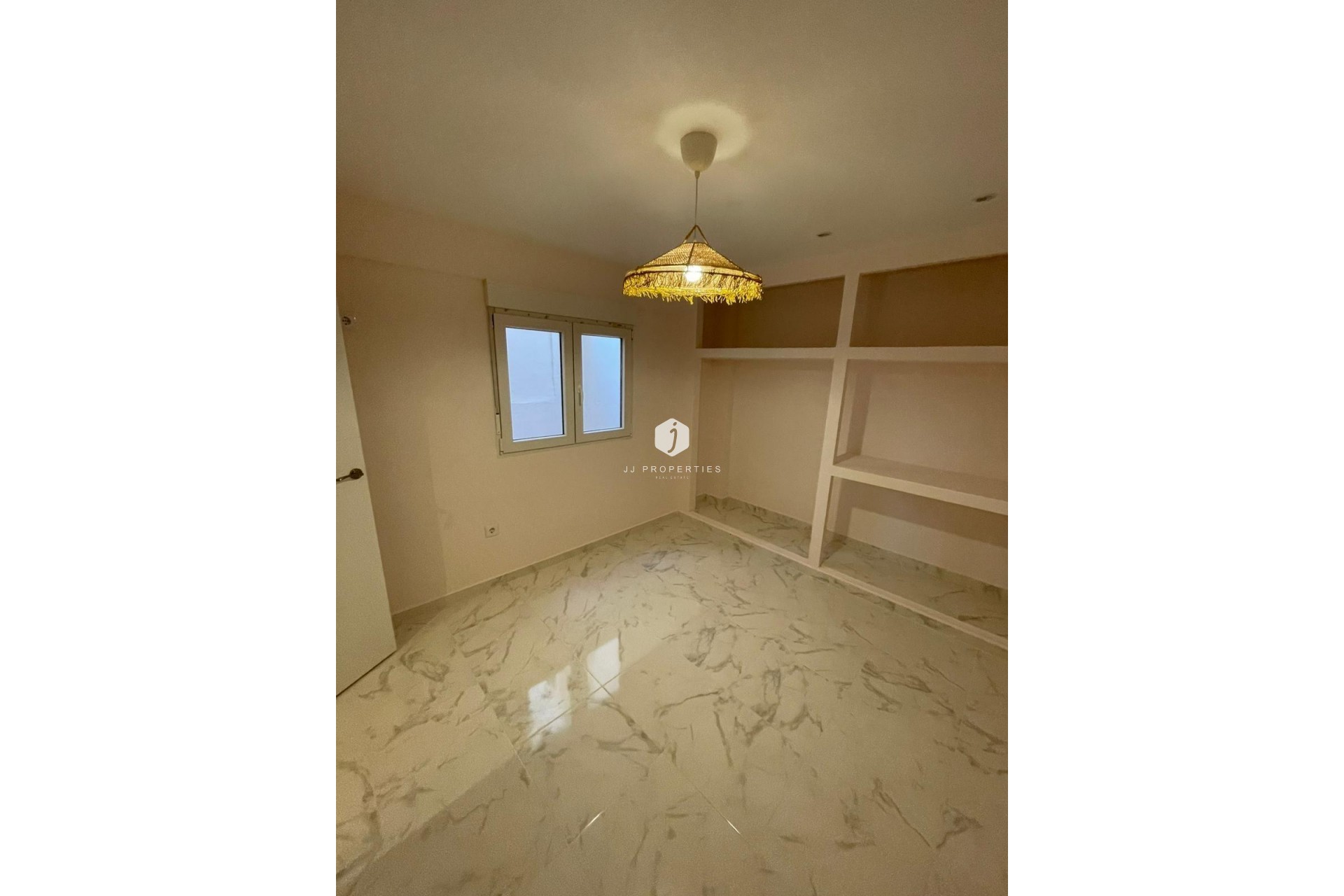 D'occasion - Appartement -
Torrevieja - Costa Blanca