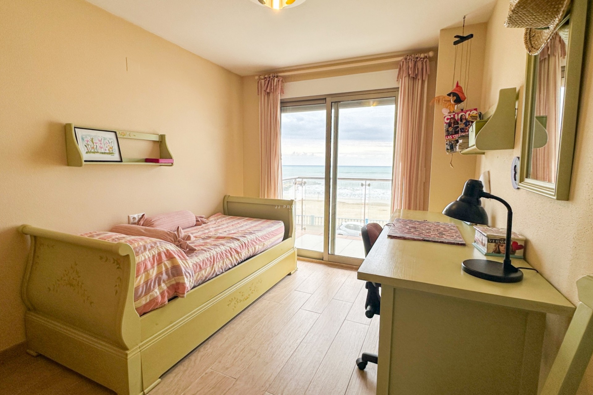 D'occasion - Appartement -
Torrevieja - Costa Blanca