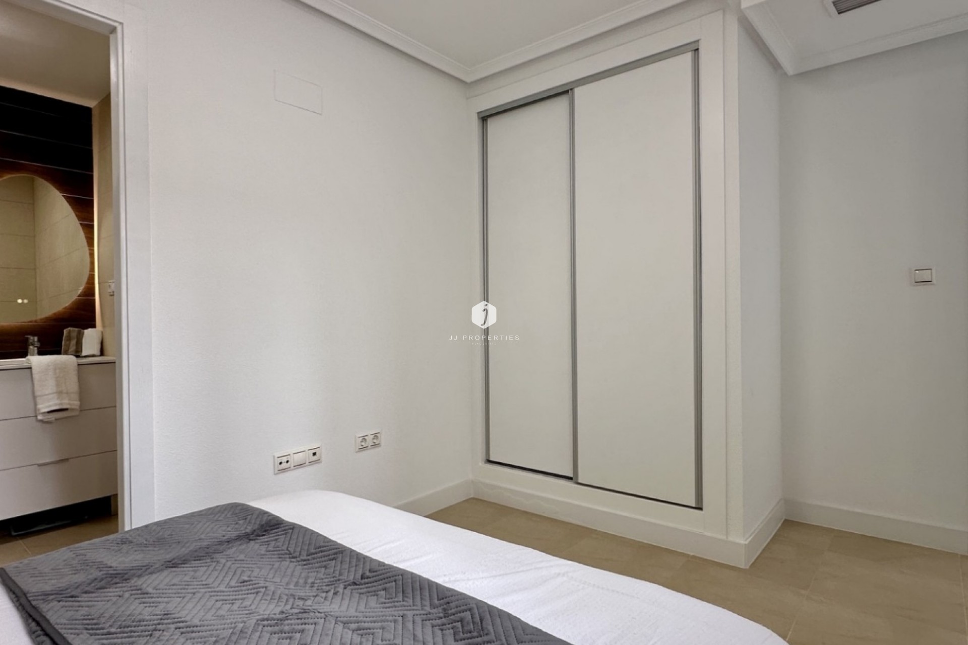 D'occasion - Appartement -
Torrevieja - Costa Blanca