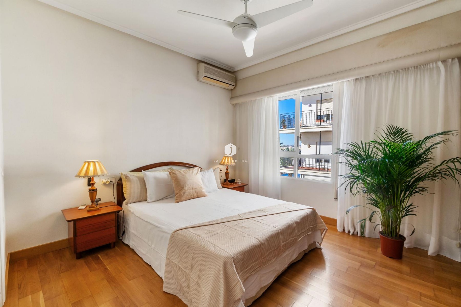 D'occasion - Appartement -
Torrevieja - Costa Blanca
