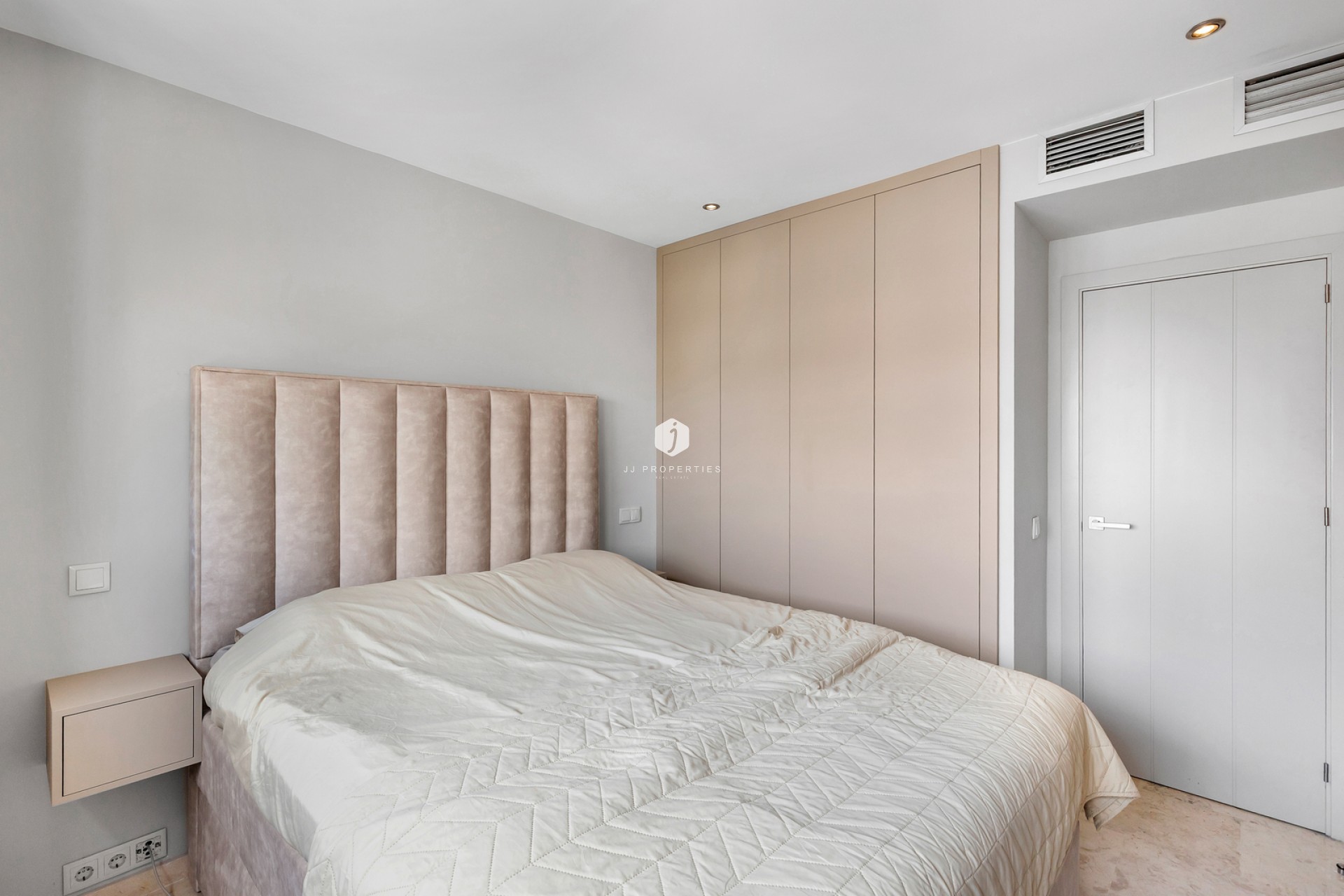 D'occasion - Appartement -
Torrevieja - Costa Blanca