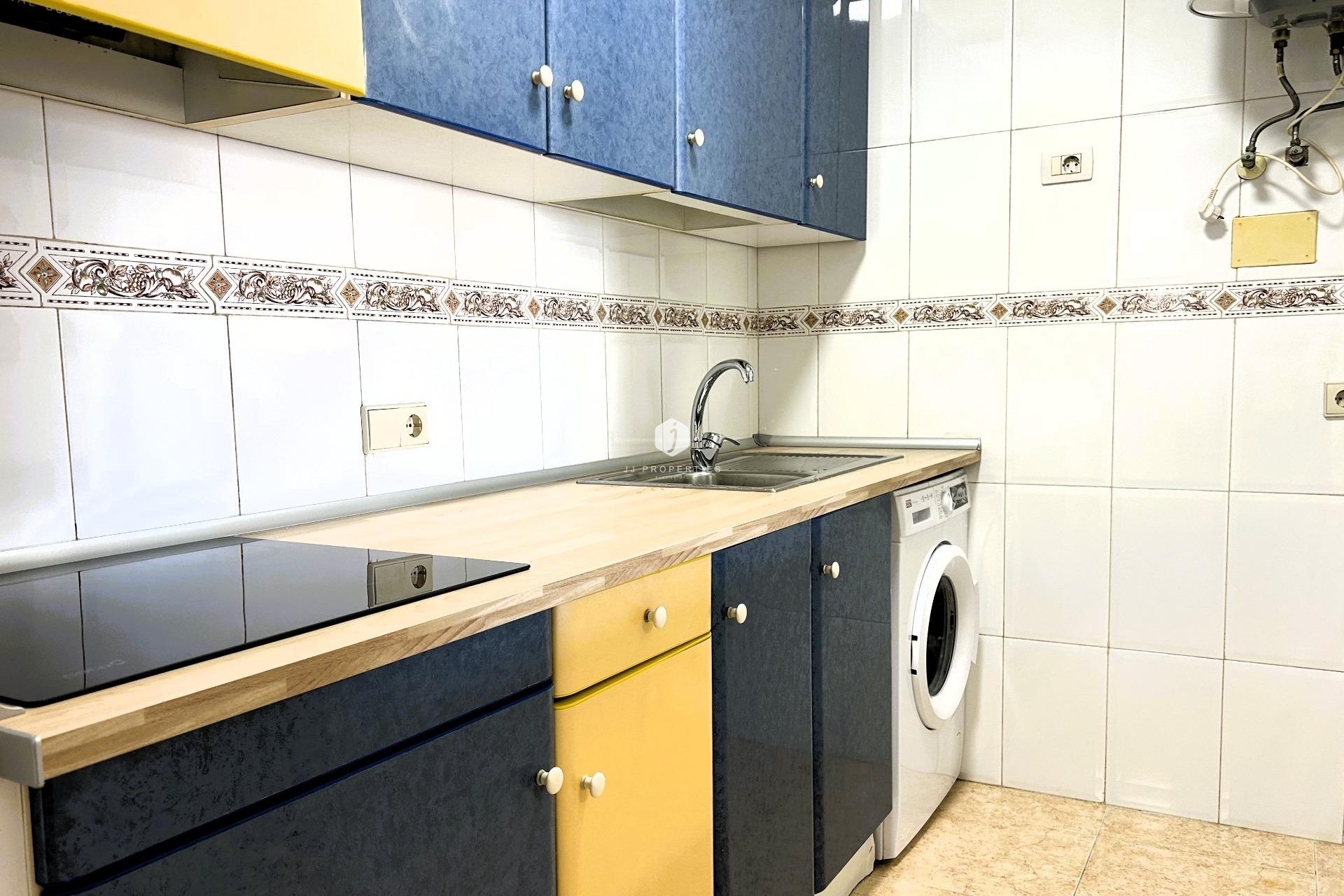 D'occasion - Appartement -
Torrevieja - El molino