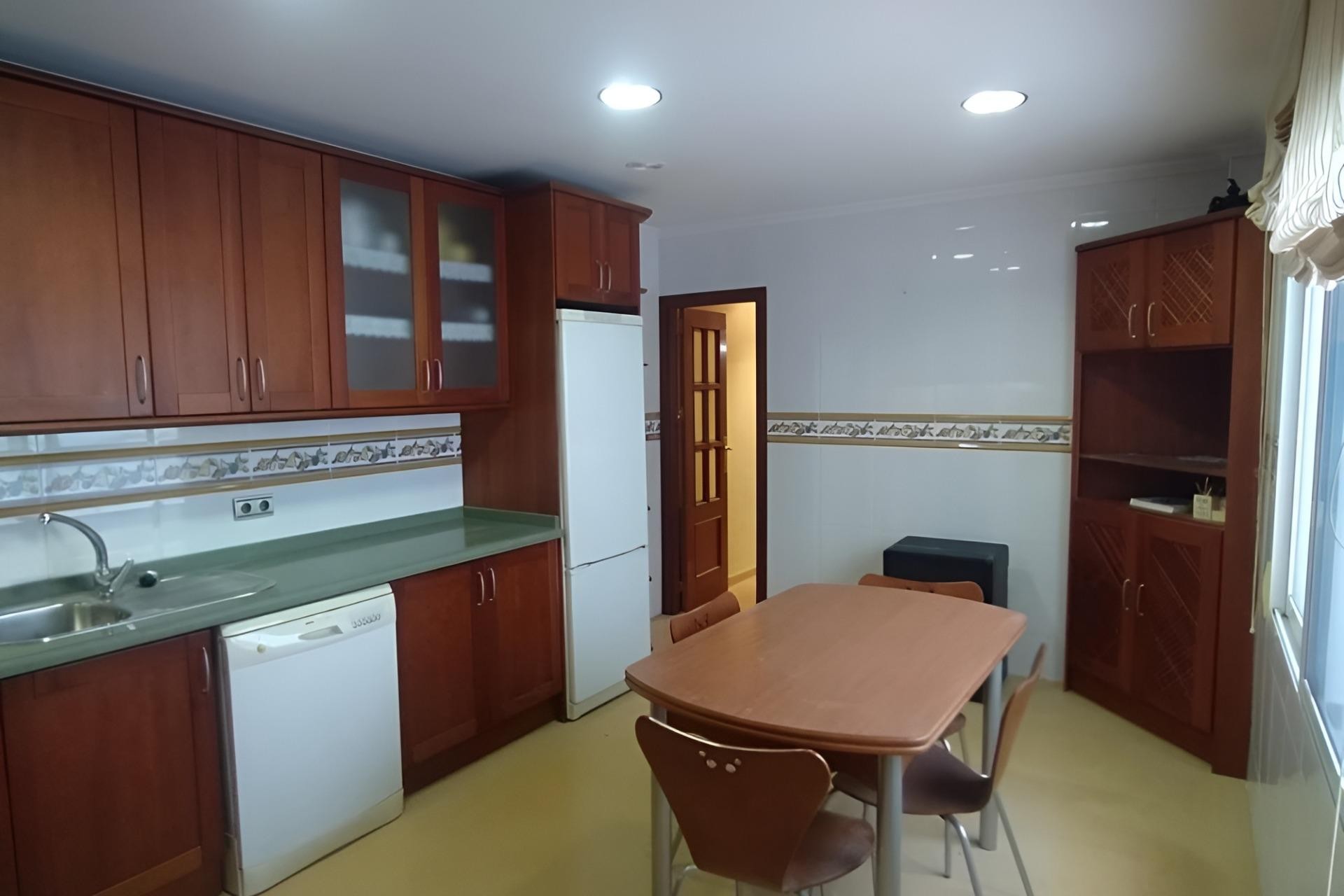 D'occasion - Appartement -
Torrevieja - Estacion de autobuses