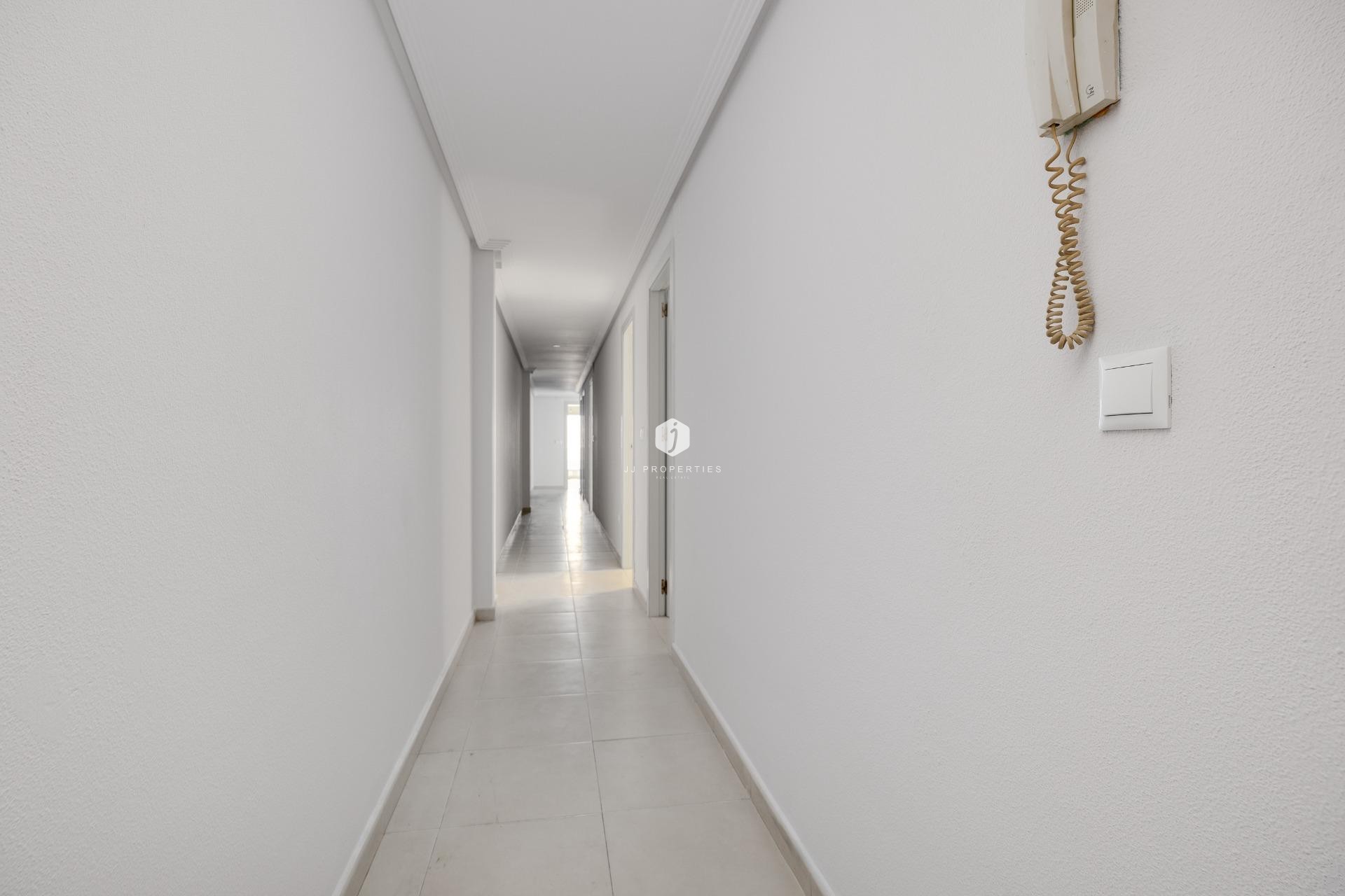 D'occasion - Appartement -
Torrevieja - Estacion de autobuses