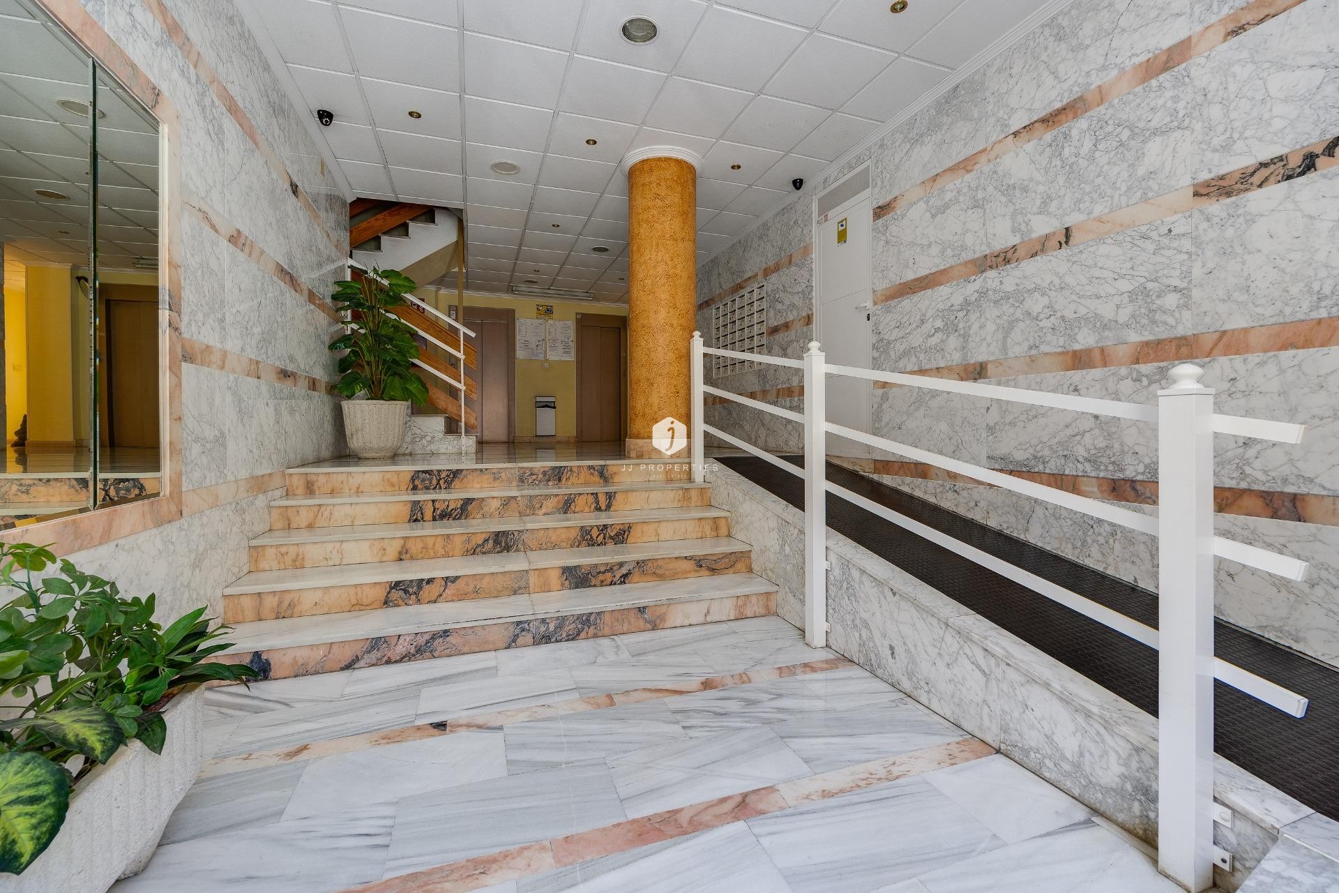 D'occasion - Appartement -
Torrevieja - Estacion de autobuses