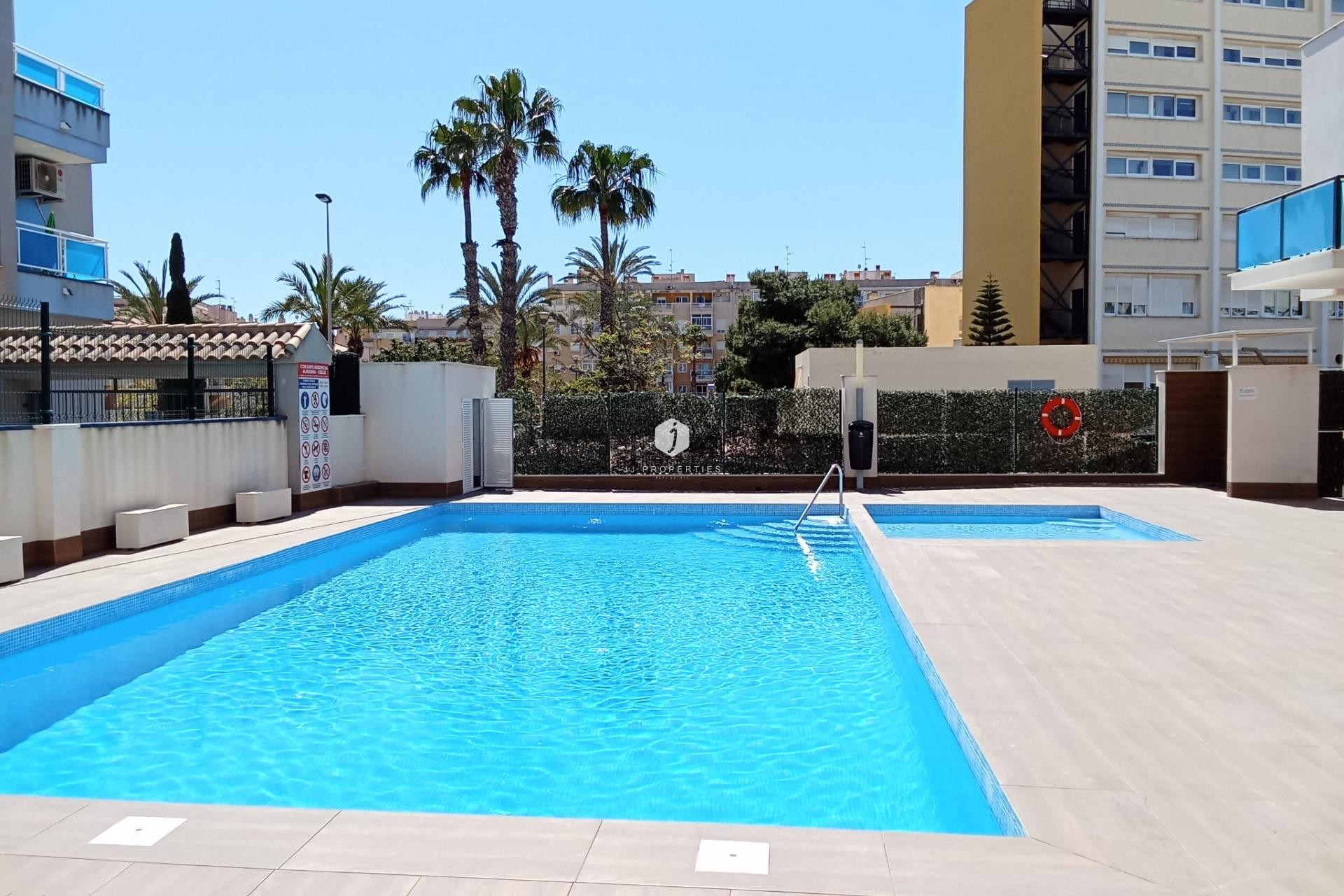 D'occasion - Appartement -
Torrevieja - Estacion de autobuses