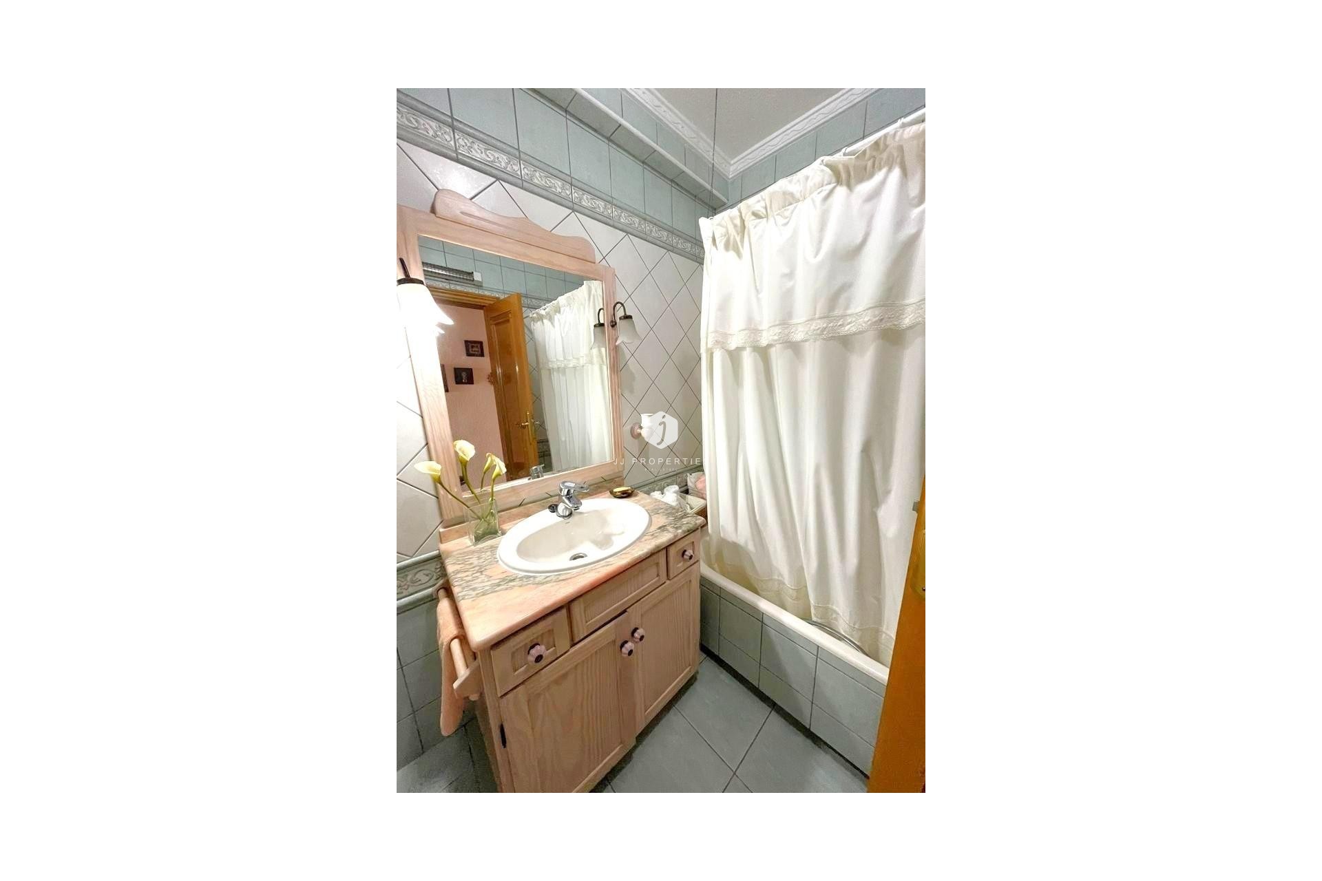 D'occasion - Appartement -
Torrevieja - Estacion de autobuses