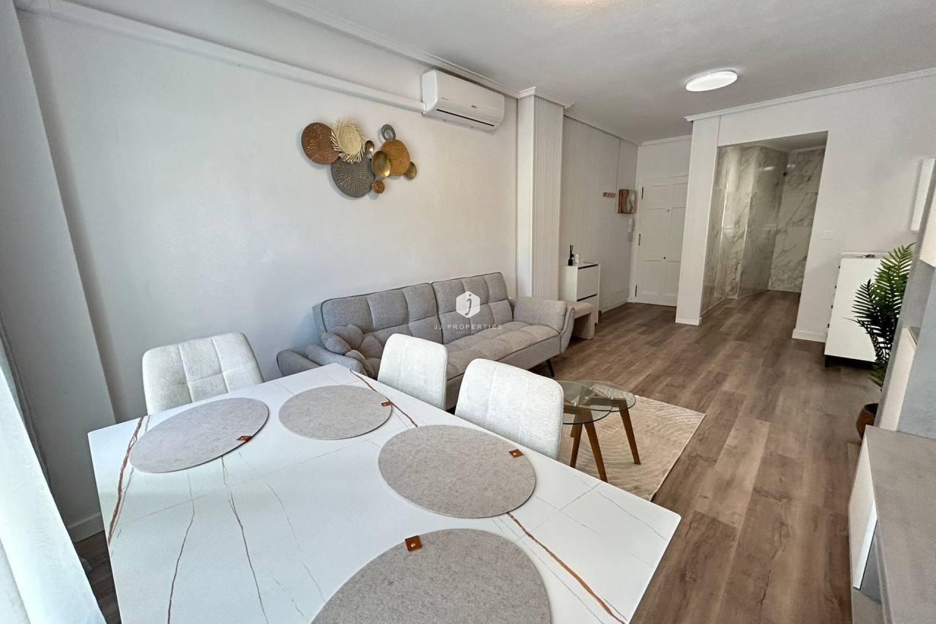 D'occasion - Appartement -
Torrevieja - Estacion de autobuses
