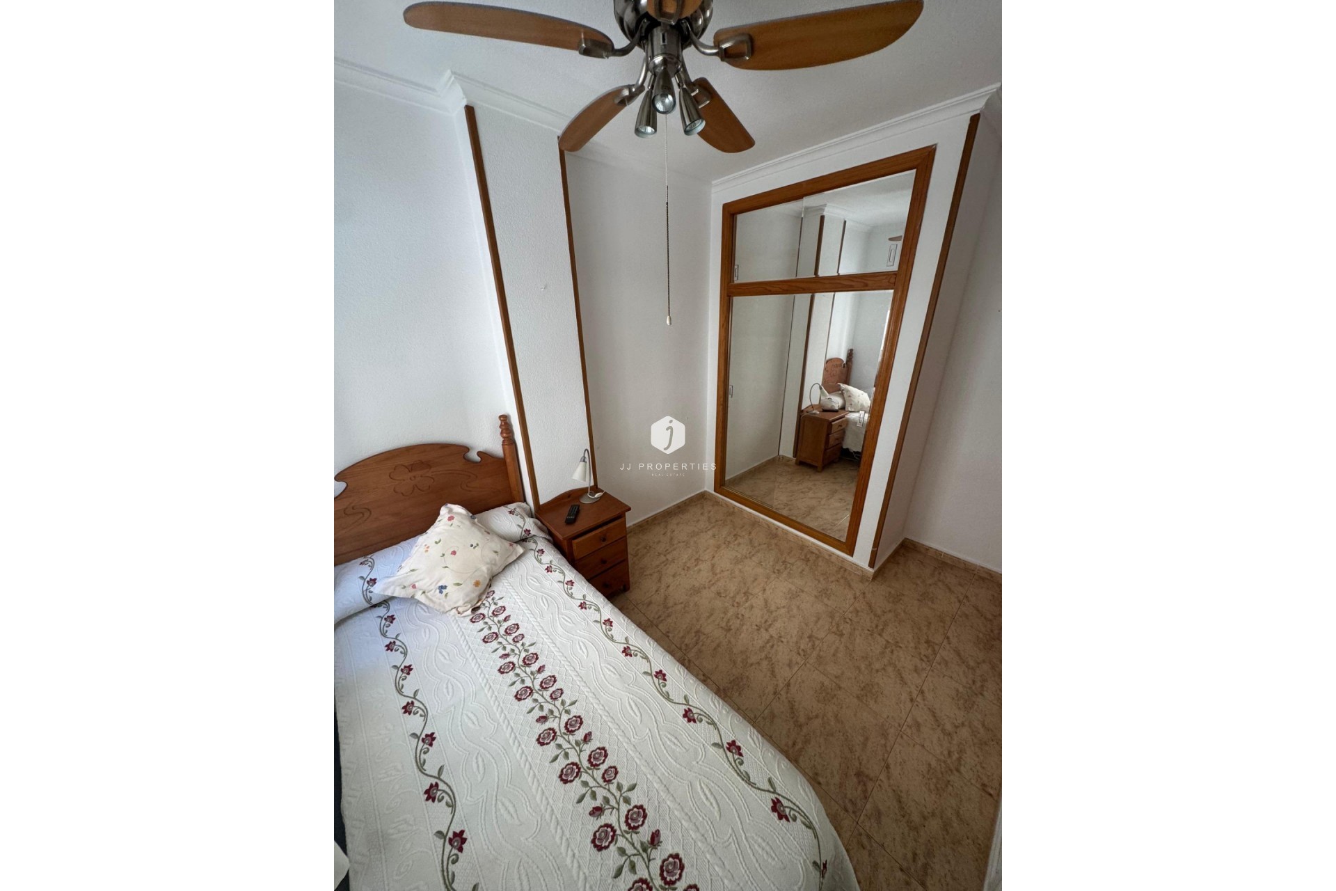 D'occasion - Appartement -
Torrevieja - Habaneras