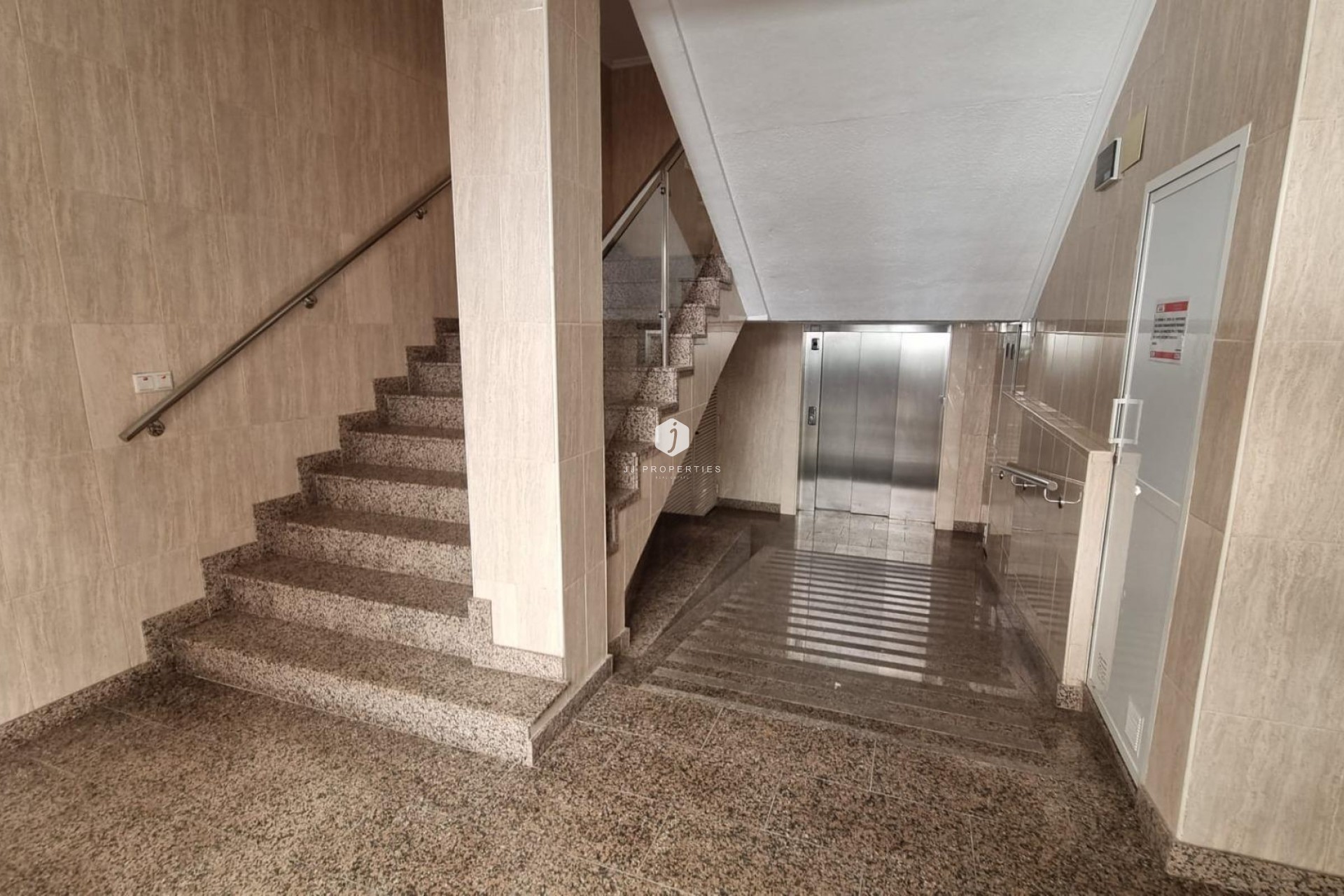 D'occasion - Appartement -
Torrevieja - Habaneras