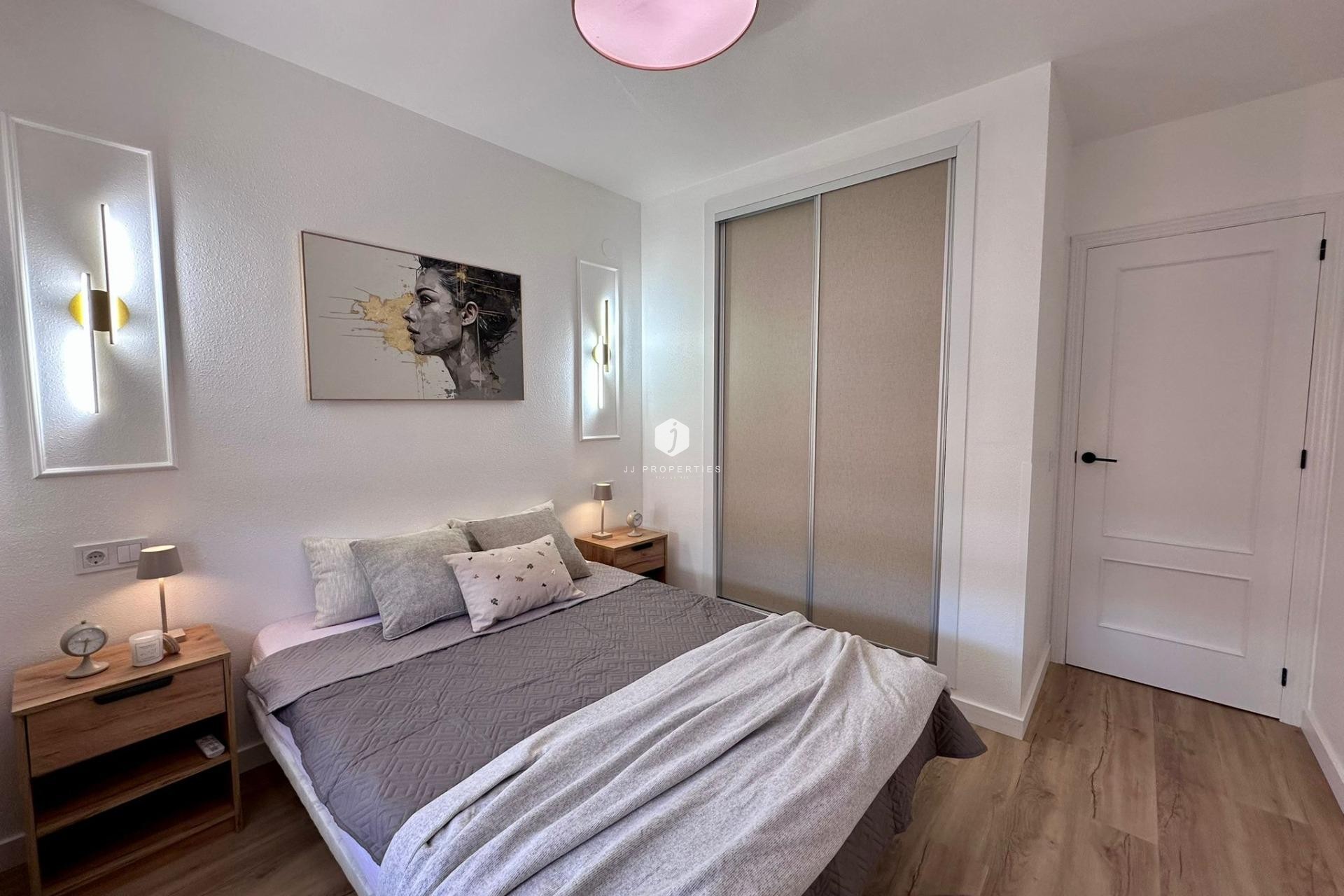 D'occasion - Appartement -
Torrevieja - Habaneras