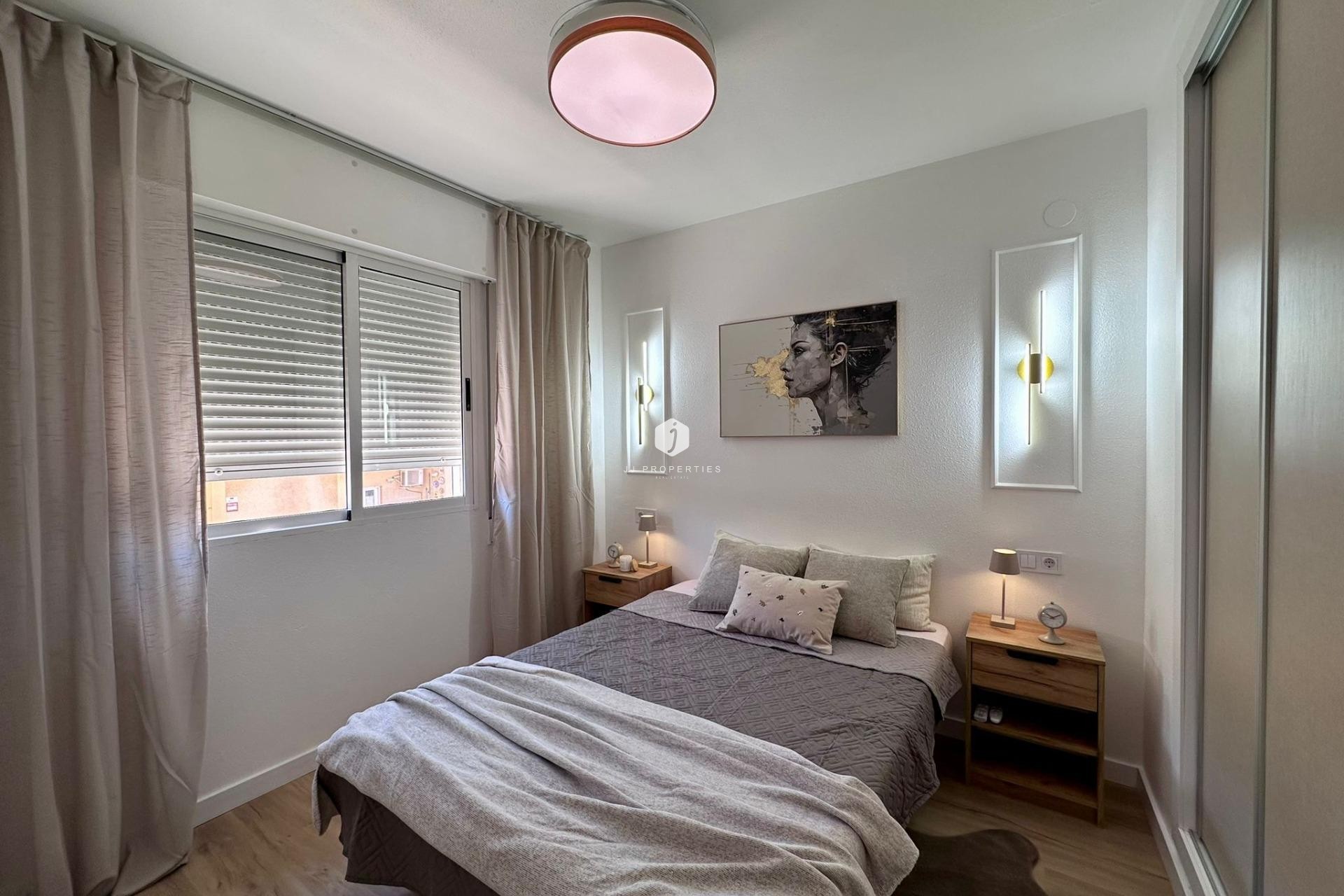 D'occasion - Appartement -
Torrevieja - Habaneras