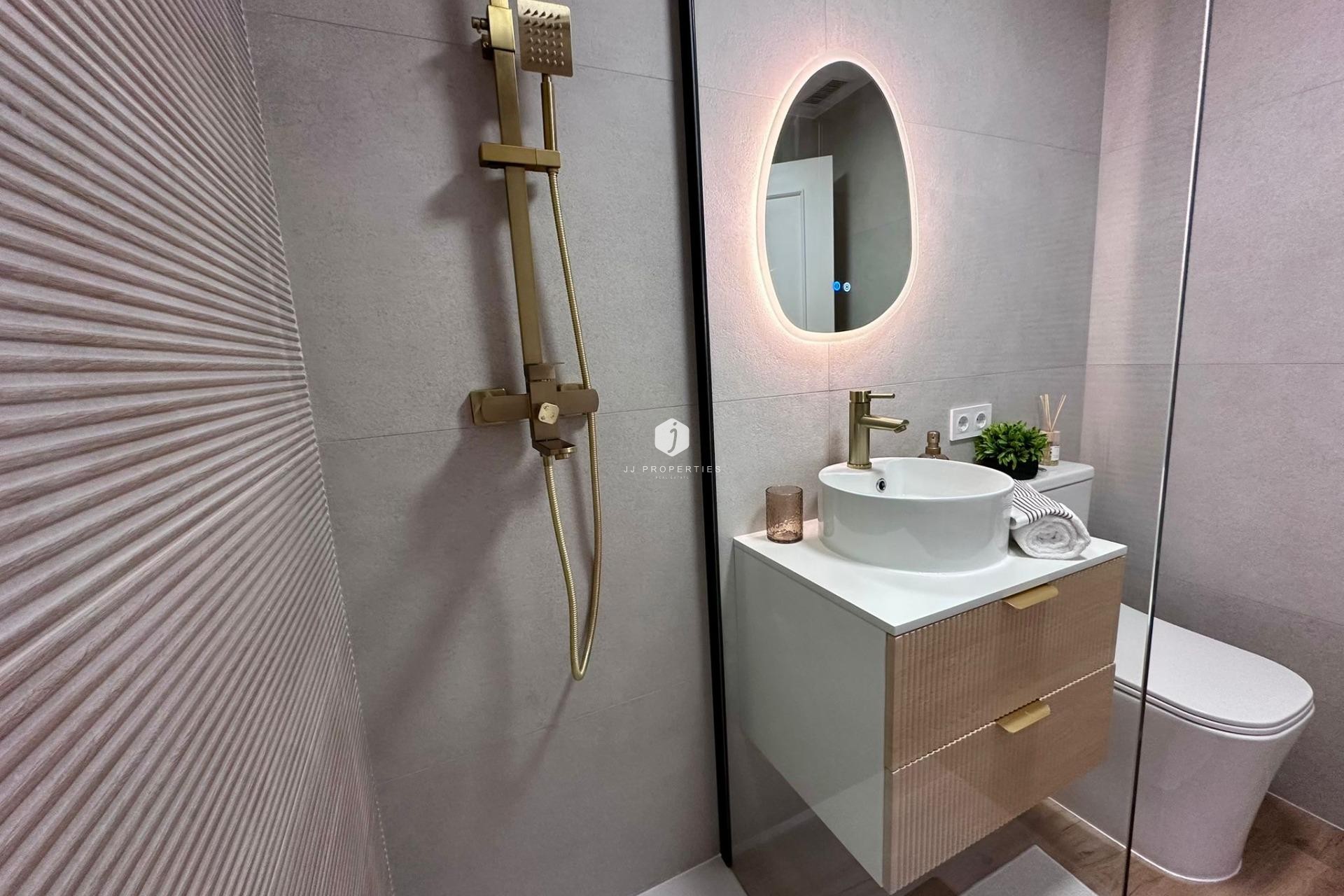 D'occasion - Appartement -
Torrevieja - Habaneras
