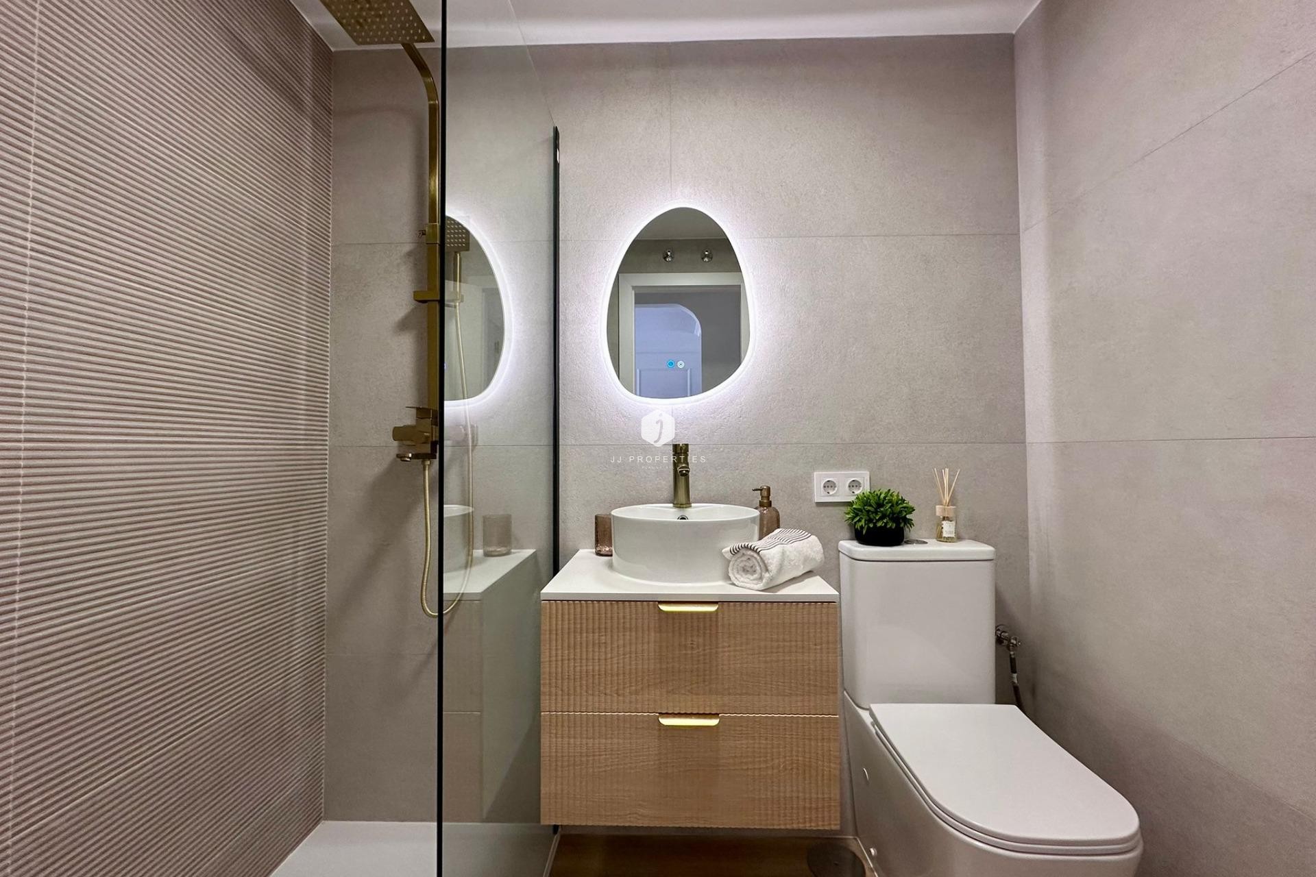 D'occasion - Appartement -
Torrevieja - Habaneras