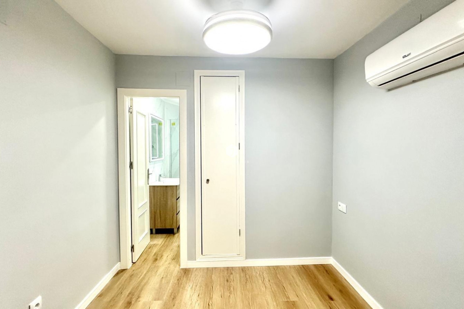 D'occasion - Appartement -
Torrevieja - La Mata Pueblo