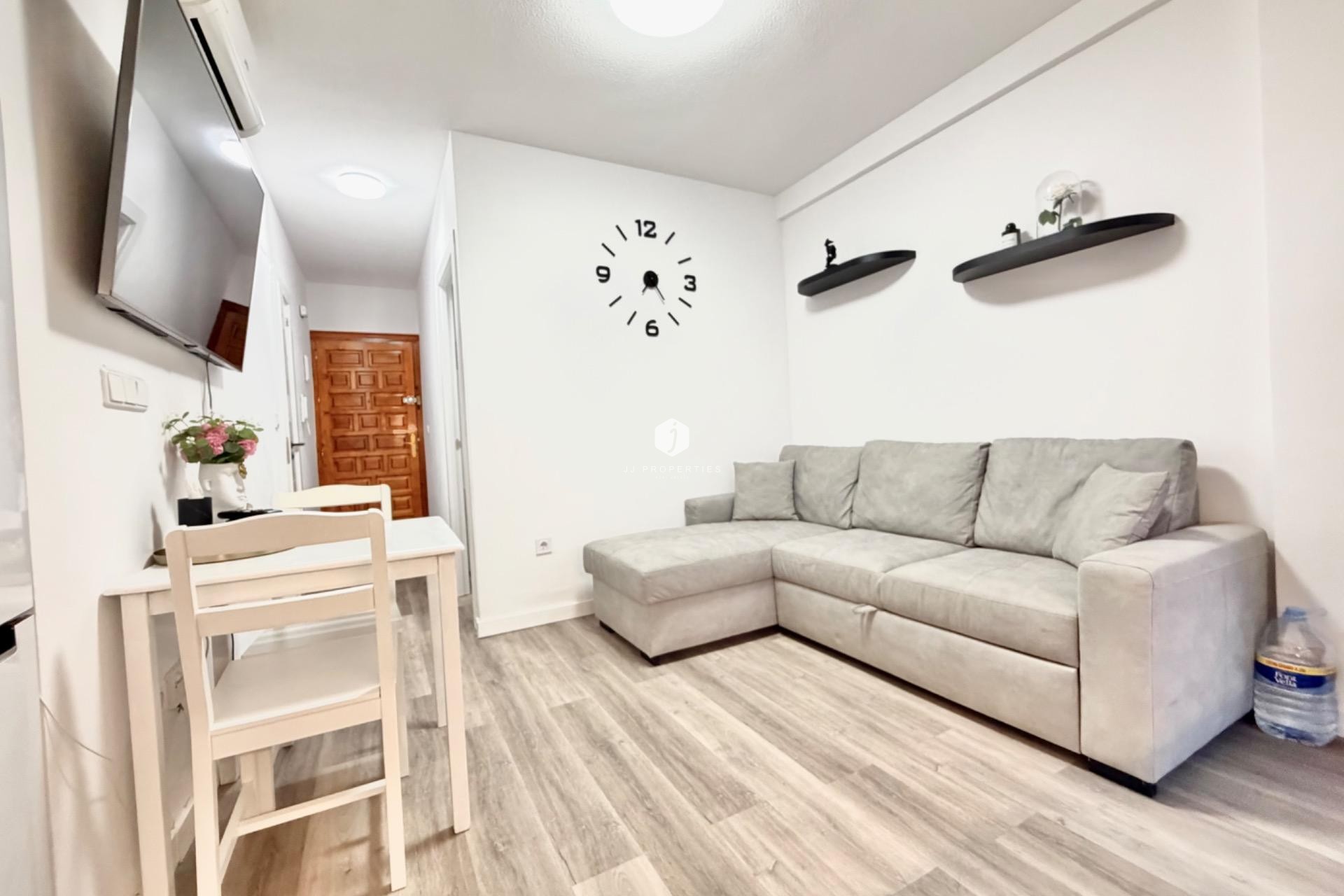 D'occasion - Appartement -
Torrevieja - La Mata Pueblo